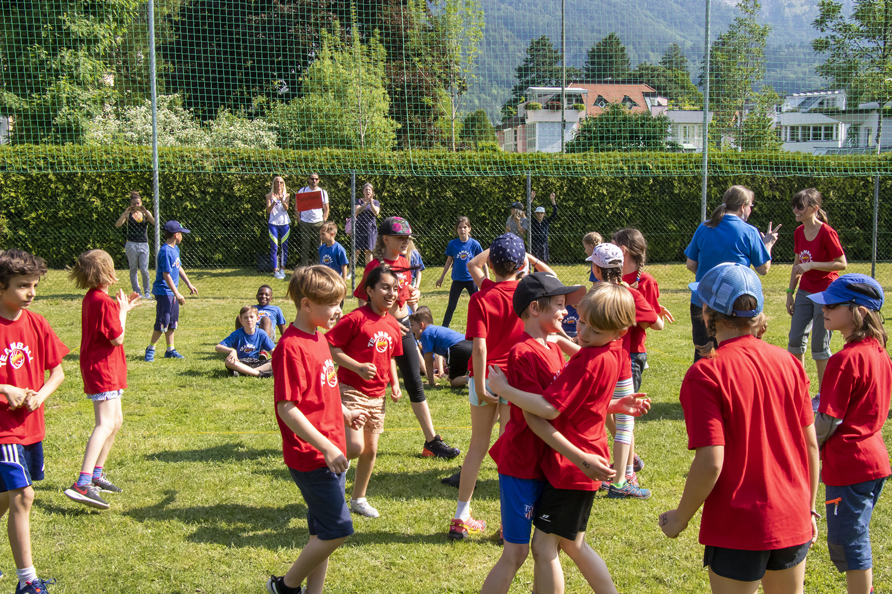 Der soziale Charakter sowie der Spaß an der Bewegung standen im Vordergrund. Zu Beginn des Schuljahres werden die teilnehmenden Schulen zu Partnerklassen zusammengelost.