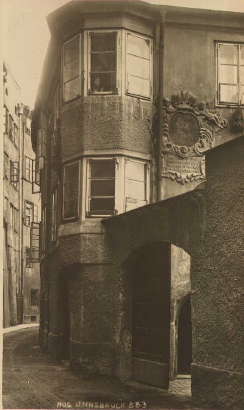 Kiebachgasse: Ehemalige Normalschule und evangelische Kirche. Postkarte von 1927