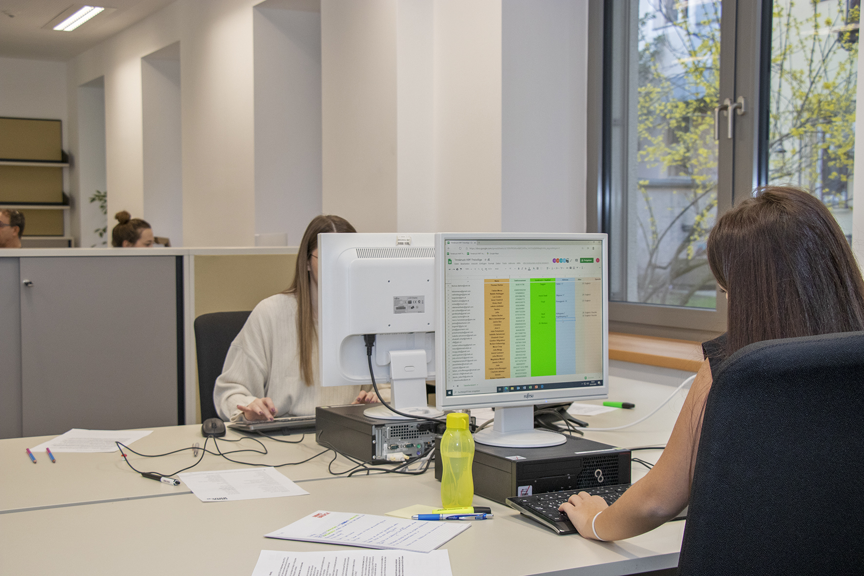 Die Hotline ist für jene, die Hilfe suchen und jene, die helfen möchten.