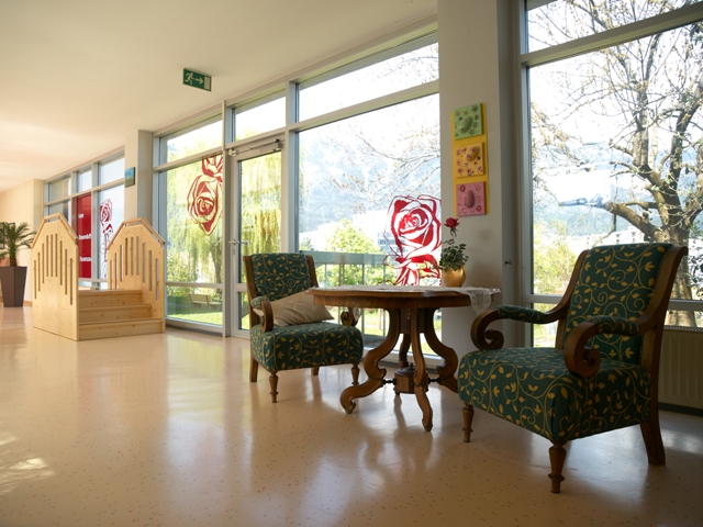 Die Begegnungszonen ermöglichen sichere Besuche in den Wohnheimen.