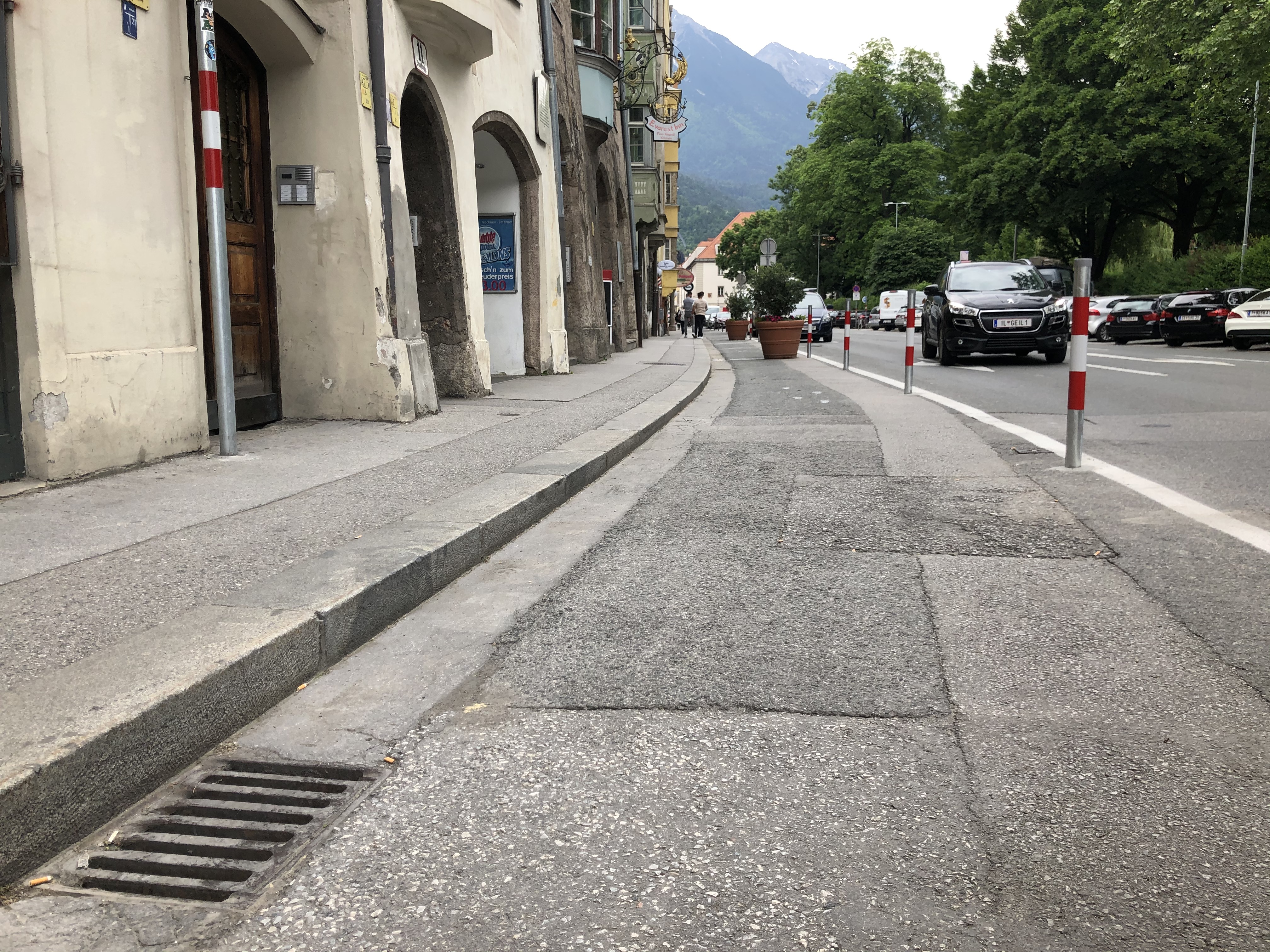 Planmäßig dauern die Verbreiterungsarbeiten fünf Wochen. Die Maßnahme wird als eines der Ergebnisse des Bürgerbeteiligungsprozesses St.Nikolaus/Anpruggen realisiert.