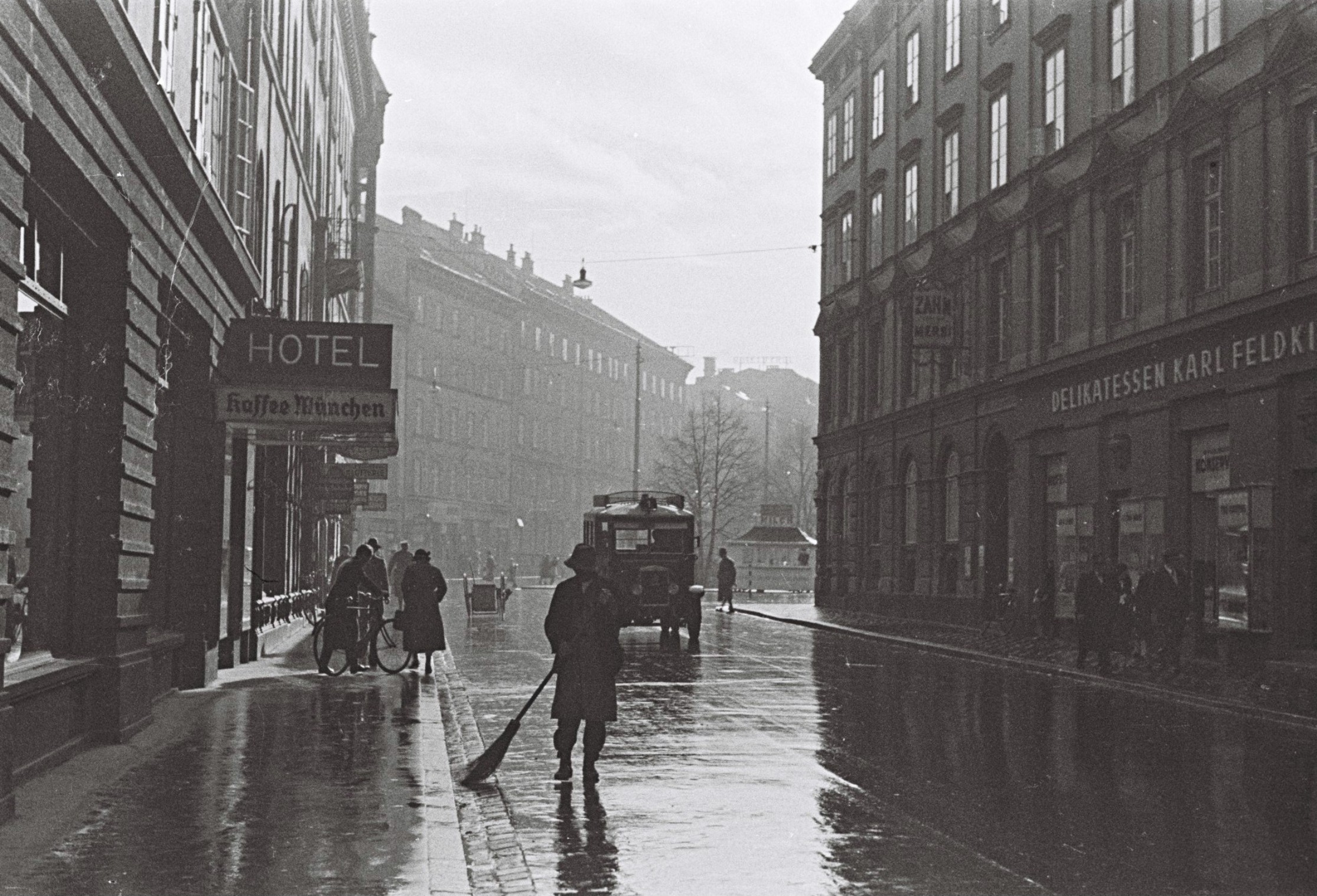 Das im September 1920 eröffnete Kaffee München befand sich an der Ecke Meraner Straße – Erlerstraße.