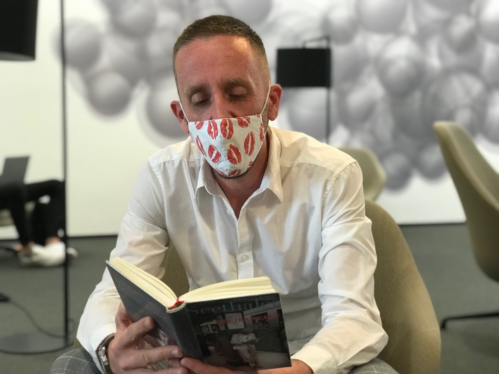 In der Stadtbibliothek wird ab Montag, 31. August 2020, das verpflichtende Tragen eines Mund-Nasen-Schutzes eingeführt.