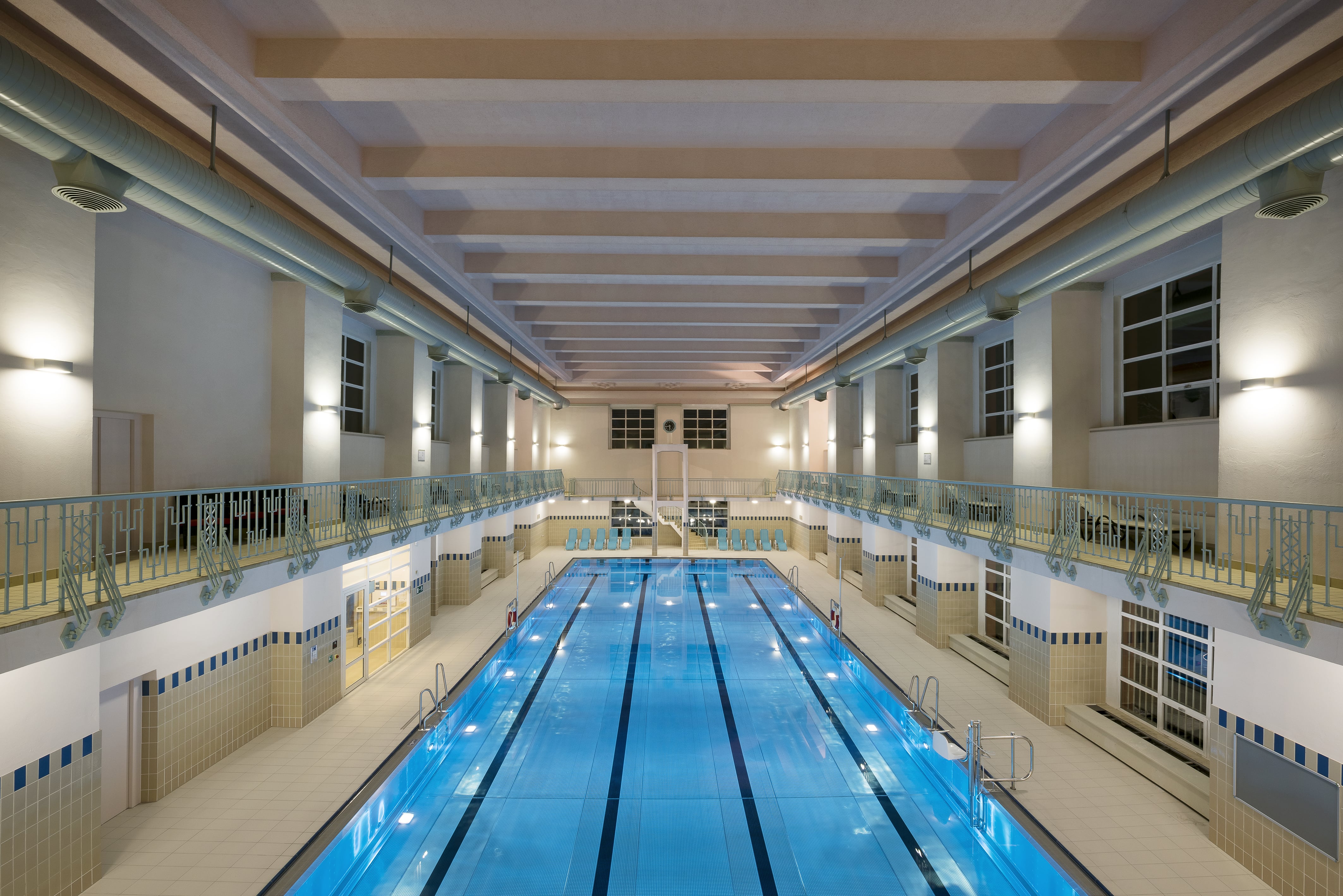 Das Hallenbad in der Amraser Straße bleibt genauso wie die anderen Schwimmbäder und Saunen geschlossen.