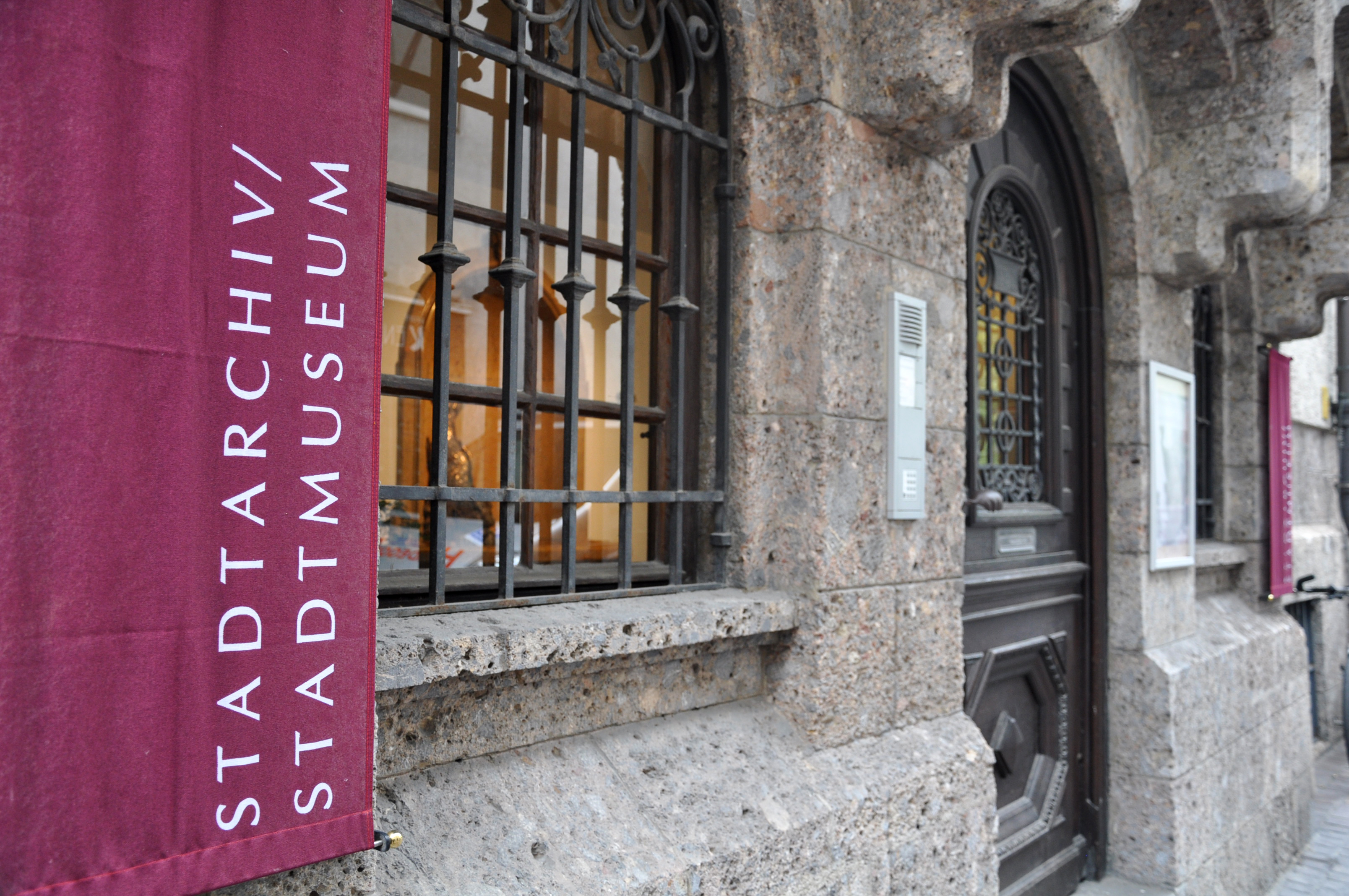 Der Fördertopf "gedenk_potenziale" ist für spartenübergreifende bzw. interdisziplinäre Einsendungen gedacht und wurde vom Stadtarchiv/Stadtmuseum entwickelt.