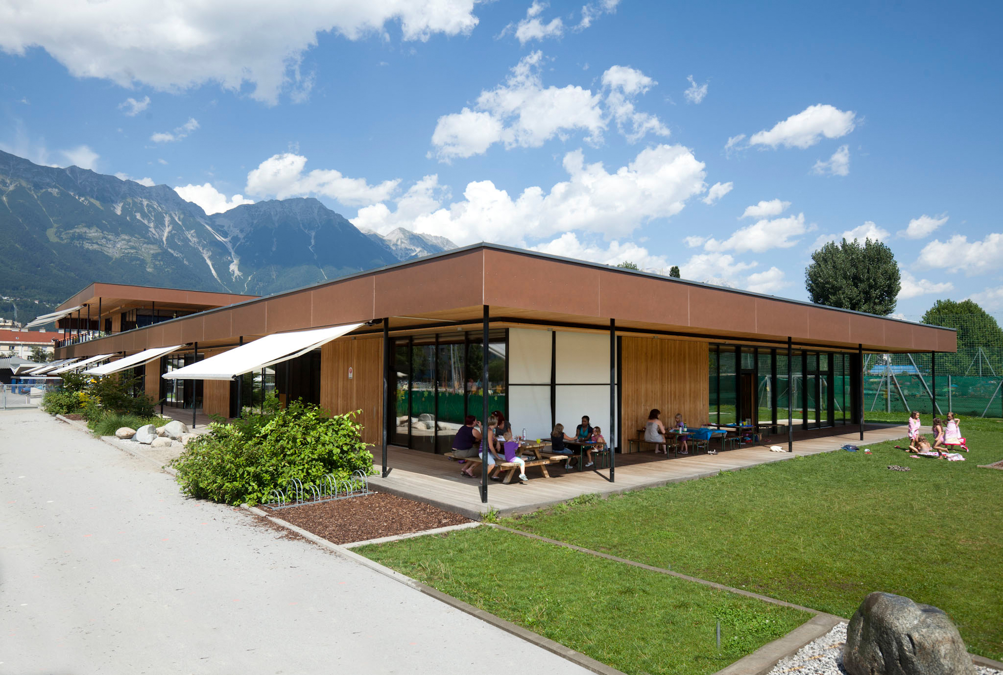 Die Stadt Innsbruck setzt beim Bau von Bildungsstätten auf Architektur, die den Raum als dritten Pädagogen wahrnimmt.
