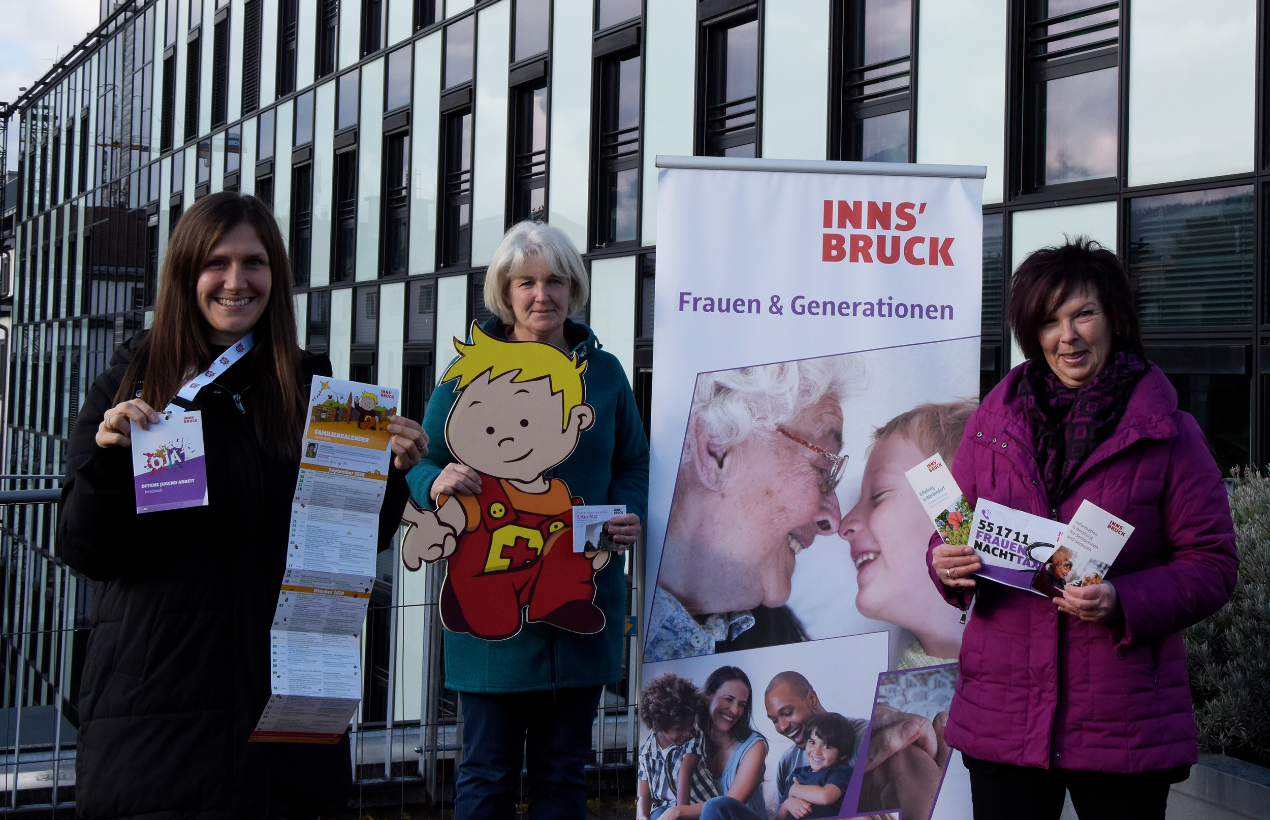 Sylvana Puelacher, Heidi Kirchmair und Uschi Klee (v. l.) haben für alle Altersgruppen ein passendes Angebot.
