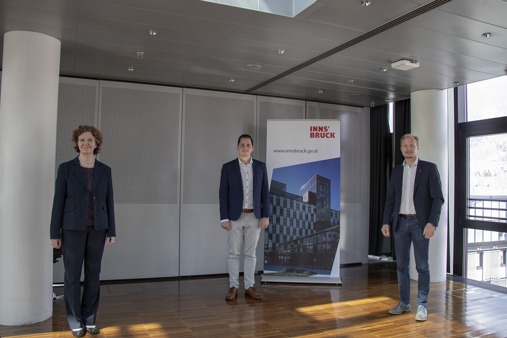 Vizebürgermeister Johannes Anzengruber (r.), Magistratsdirektorin Gabriele Herlitschka und Amtsvorstand Raphael Hölbling zogen über das vergangene Jahr der Kinder- und Jugendhilfe Bilanz.