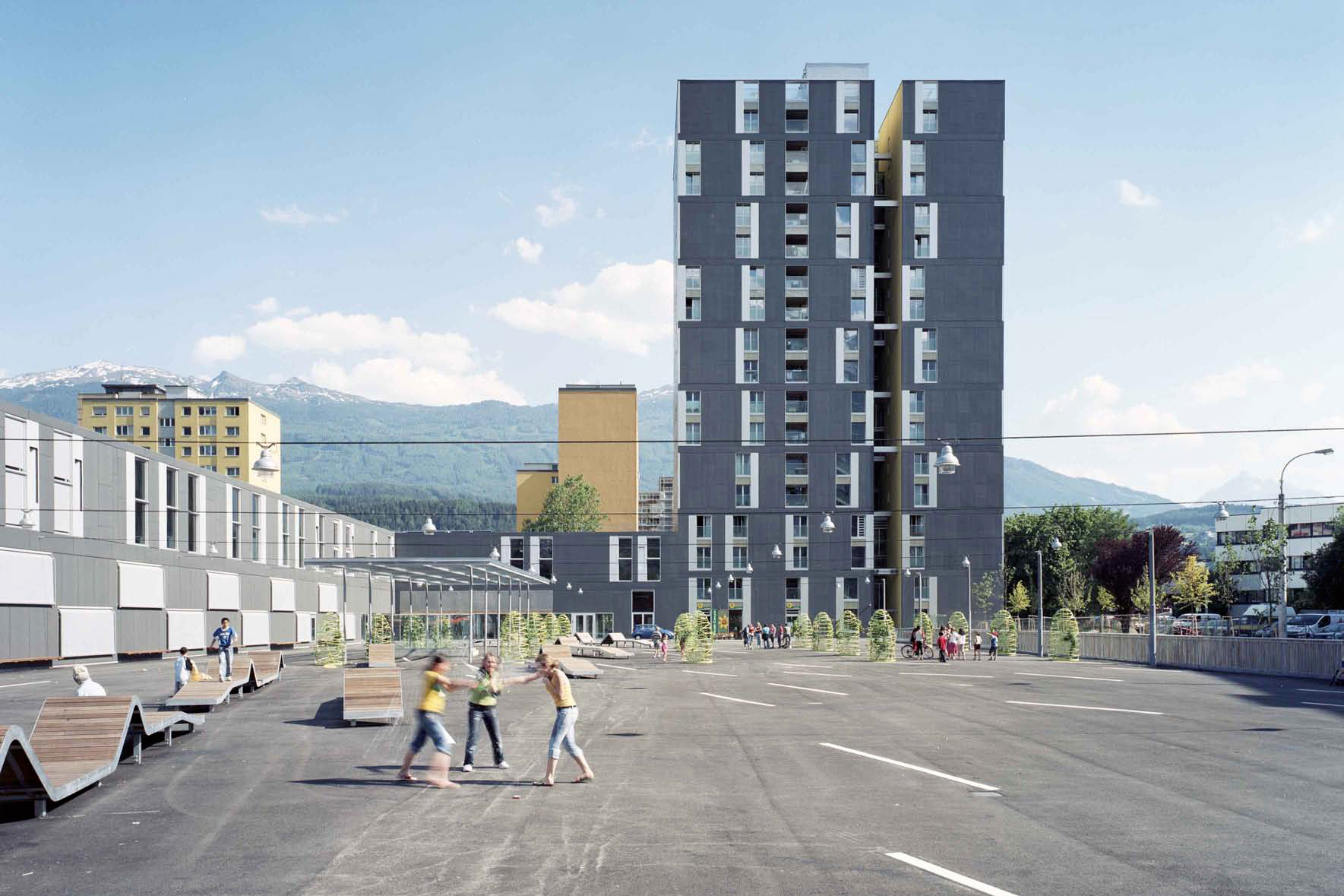 Nach dem Baustart beim Messe-Park wird nun auch der DDr.-Alois-Lugger-Platz im Olympischen Dorf für das Stadtklimaprojekt „cool-INN“ ins Auge gefasst.