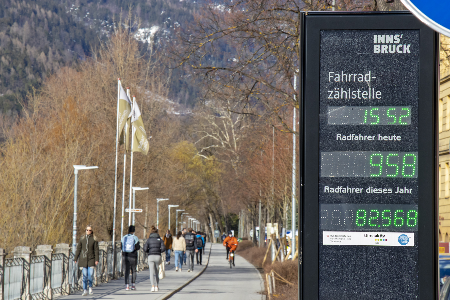 Im Durchschnitt werden an der Zählstelle beim Herzog-Otto-Ufer (Bild) und beim Sillpark pro Tag zwischen 2.500 und 2.700 FahrradfahrerInnen erfasst.