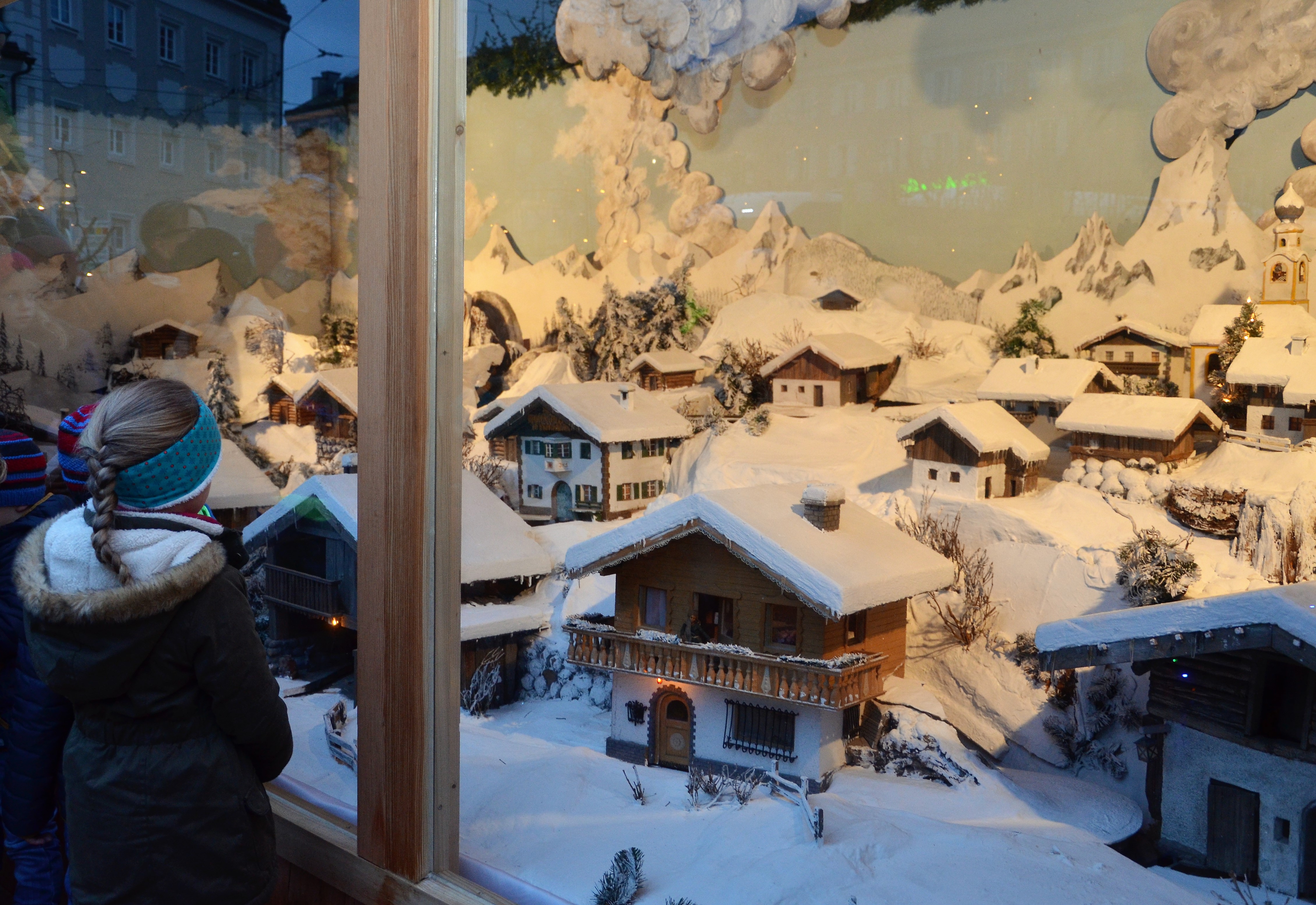 Eine Attraktion für die ganze Familie: Von 13. Dezember 2021 bis 6. Jänner 2022 sorgt die Jaufenthaler-Krippe am Marktplatz täglich für ein stimmungsvolles Erlebnis.