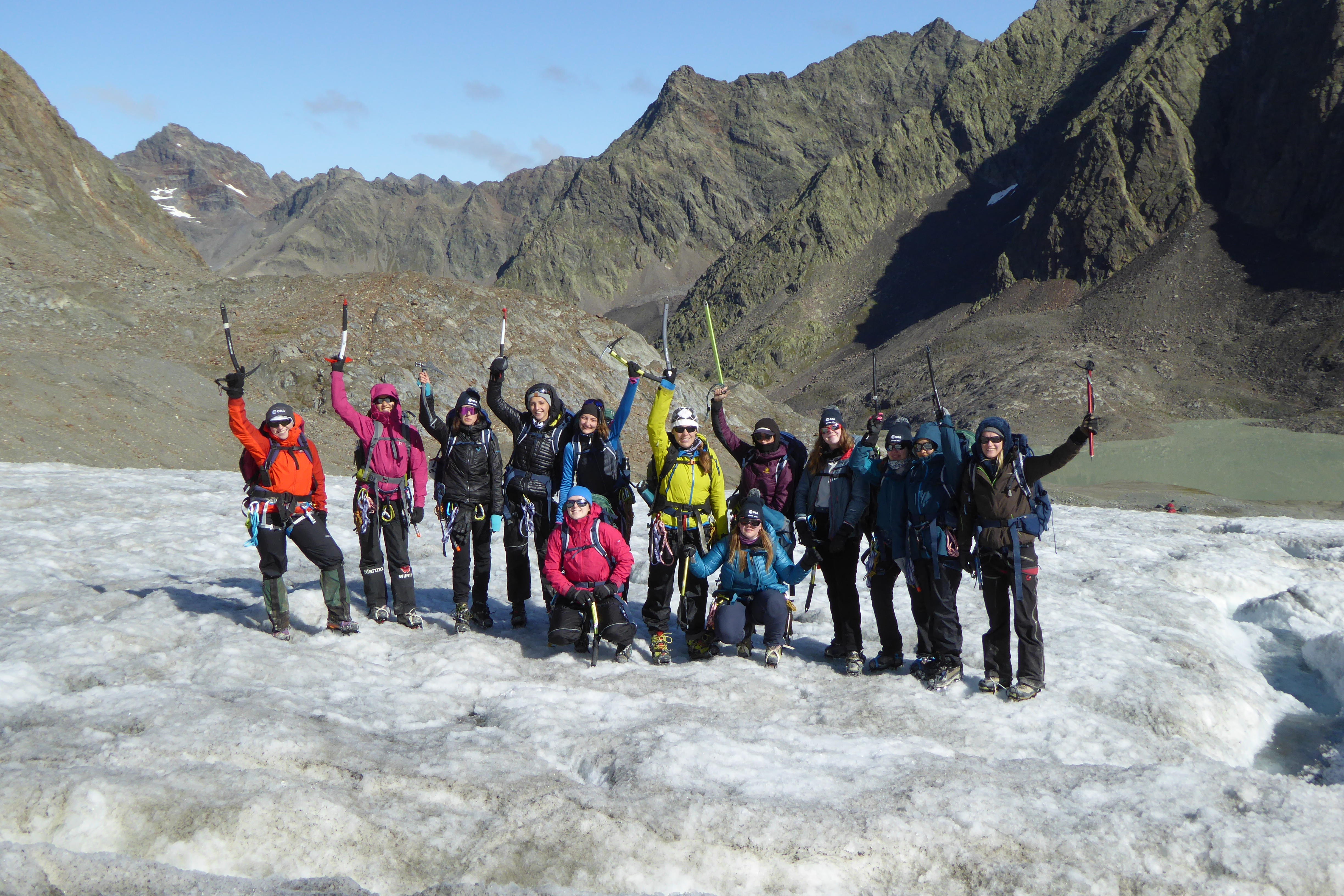 Der Verein "Girls on Ice" ermöglicht jungen Frauen Einblicke in die wissenschaftliche Gletscherforschung.