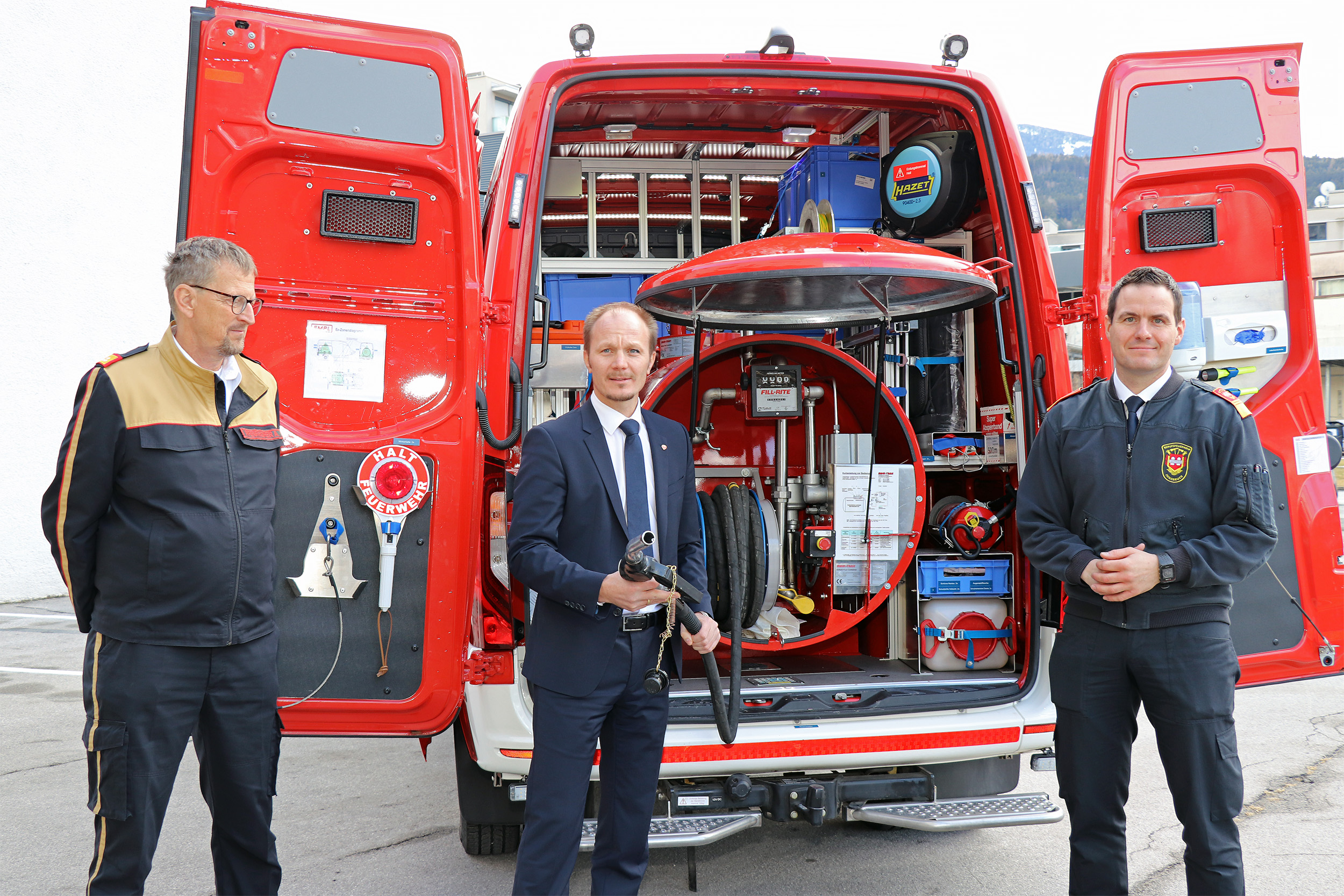 Bezirks-Feuerwehrkommandant Albert Pfeifhofer, Vizebürgermeister Johannes Anzengruber und Branddirektor Helmut Hager (v.l.n.r.) zogen Bilanz über das Jahr 2021 aus Sicht der Feuerwehr Innsbruck.