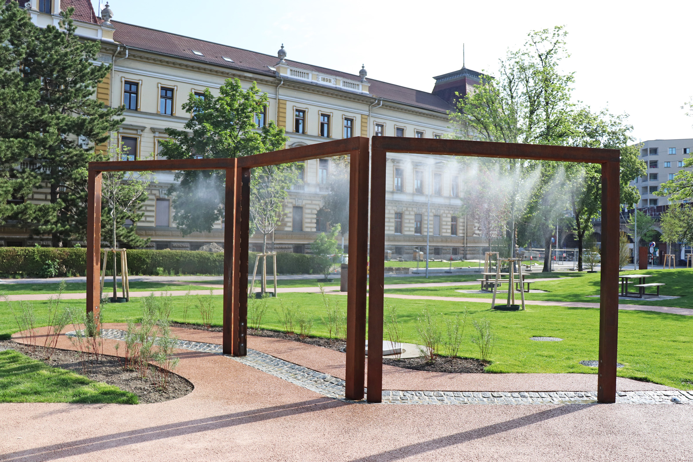 Der neue Messepark im Saggen „cool-INN“ führt vor Augen, wie eine Stadt wie Innsbruck den Herausforderungen des Klimawandels begegnen muss.