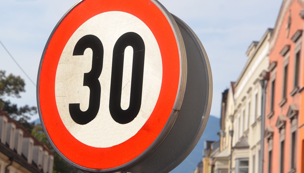 Die Stadt Innsbruck lädt interessierte Bürger aus Wilten am 16. August zum Stadtteiltreff mit Schwerpunkt „Tempo 30“ ein.