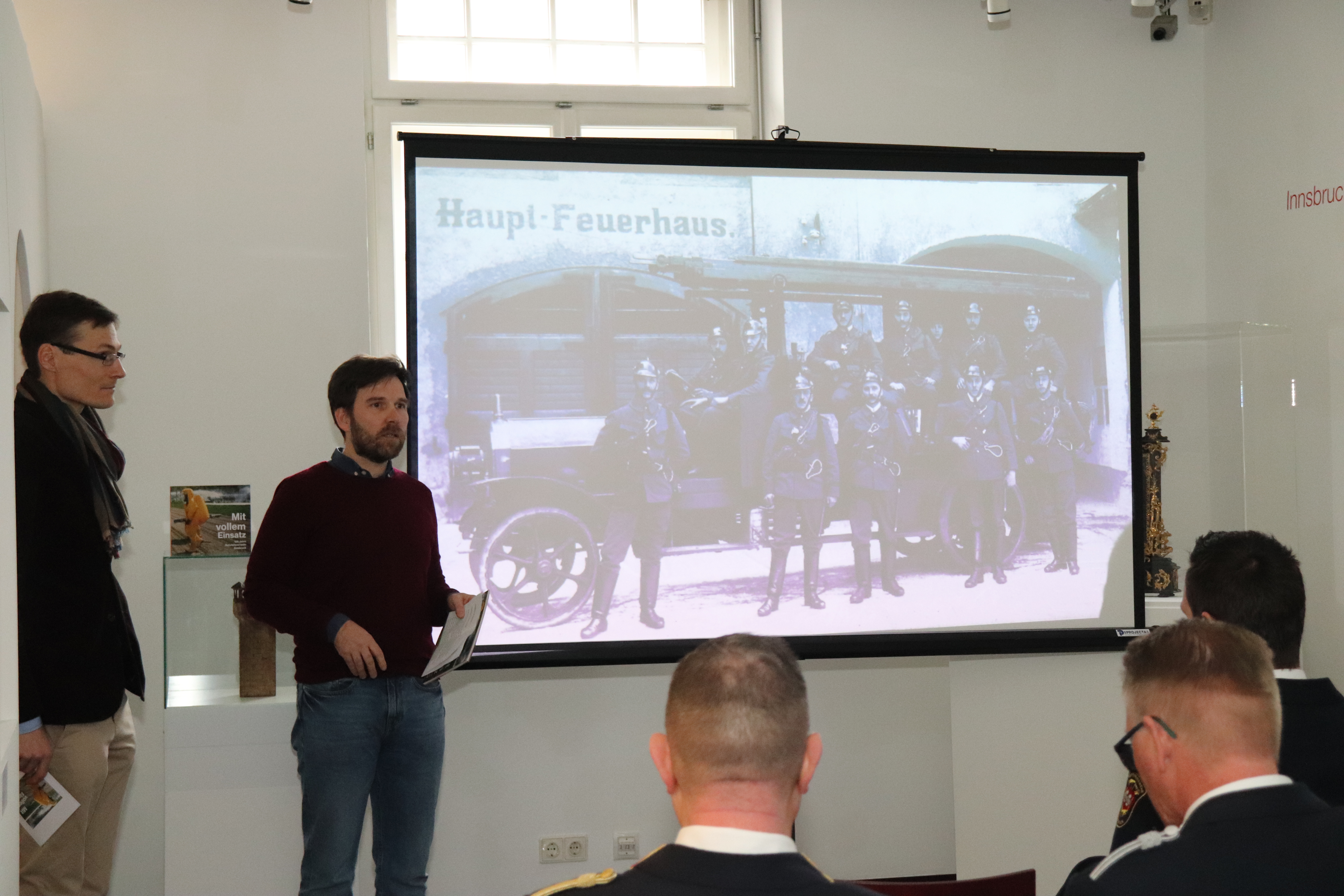 Matthias Egger und Christof Aichner (Stadtarchiv/Stadtmuseum) haben die Feuerwehr aus historischer Sicht beleuchtet.