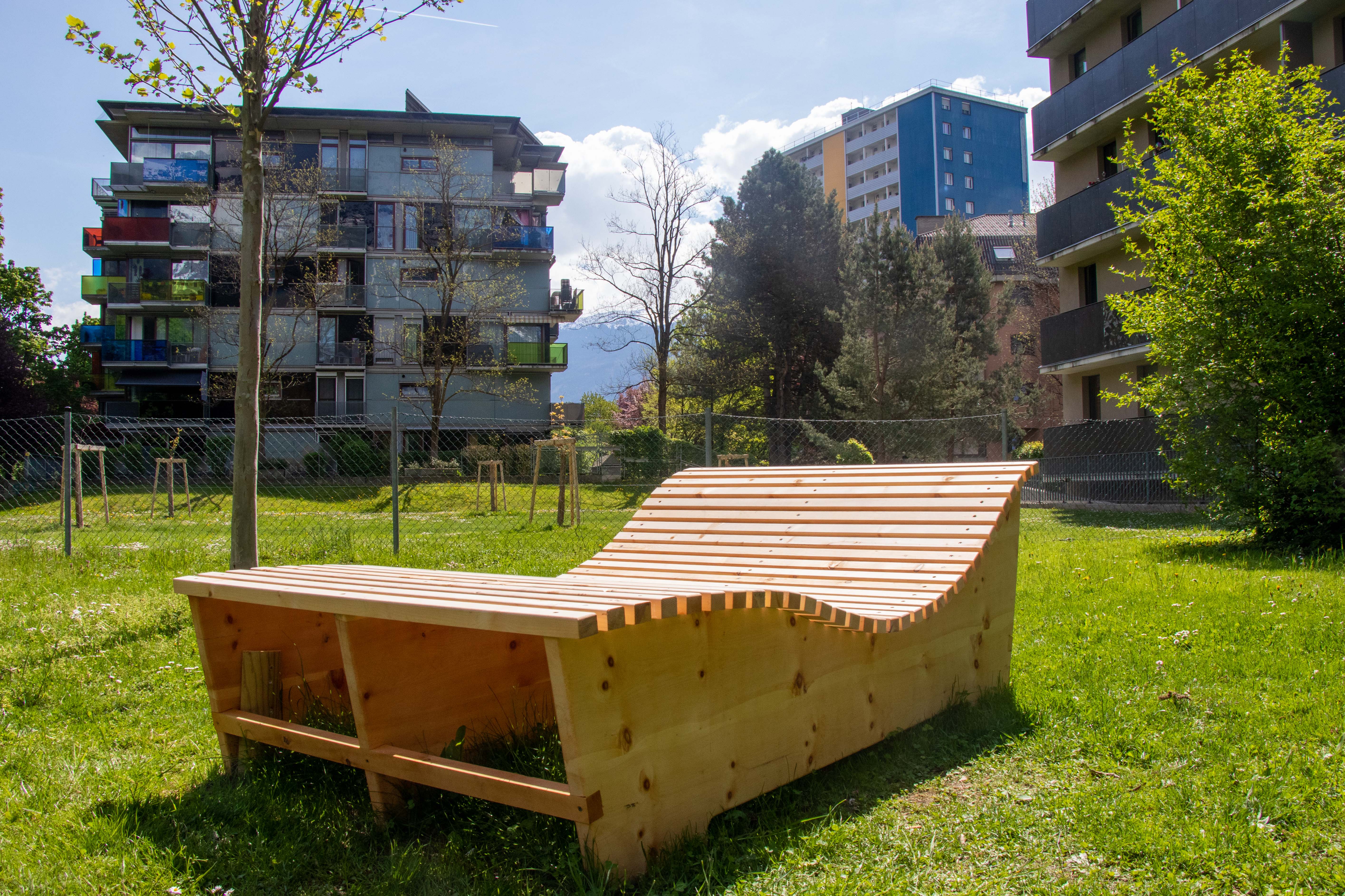 Die neuen Liegen in der Reichenau laden zur Rast im Grünen ein.