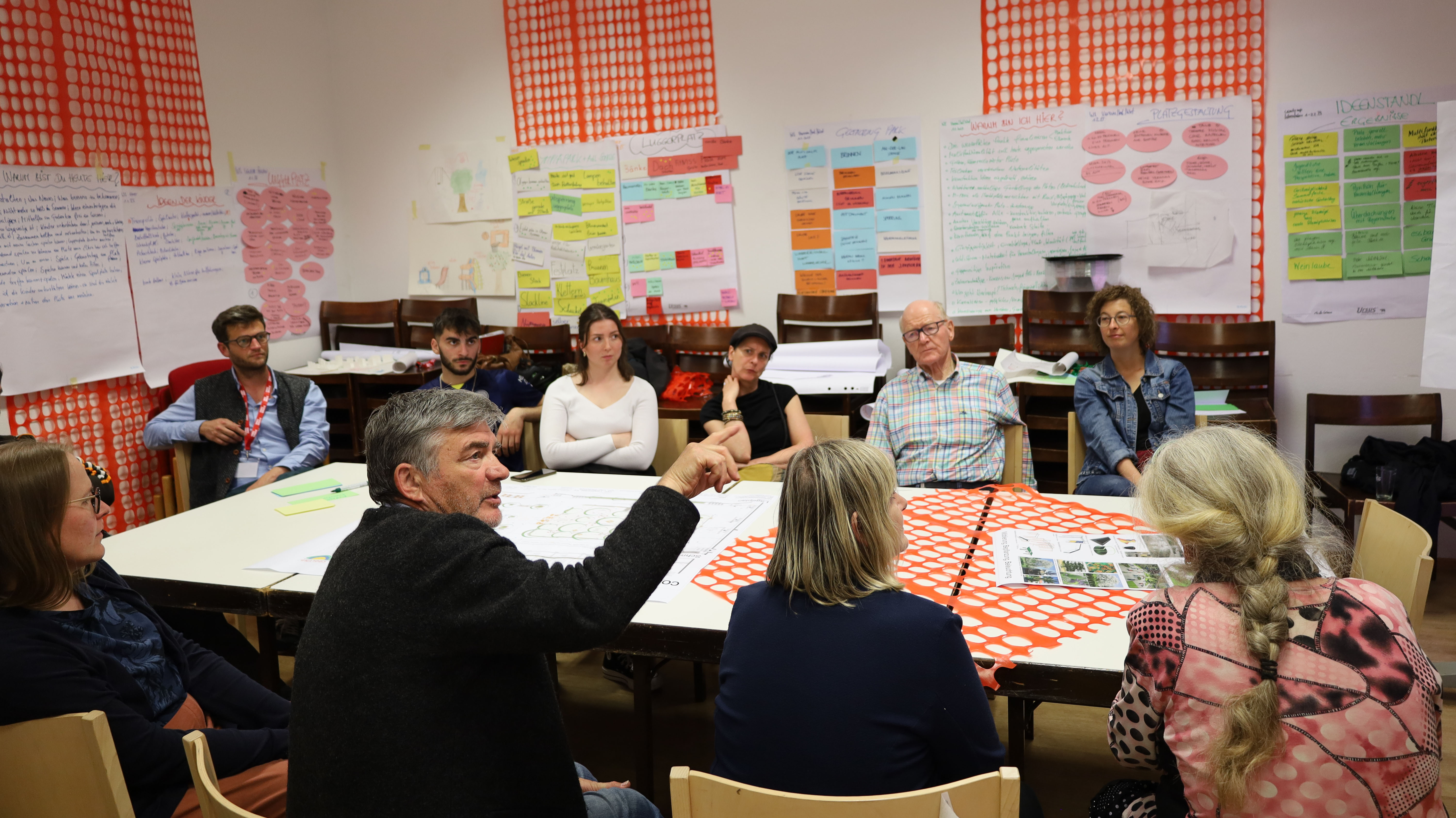 In den Planungslaboren arbeiteten die interessierten BewohnerInnen gemeinsam mit den ArchitektInnen und ExpertInnen am Planungsentwurf.