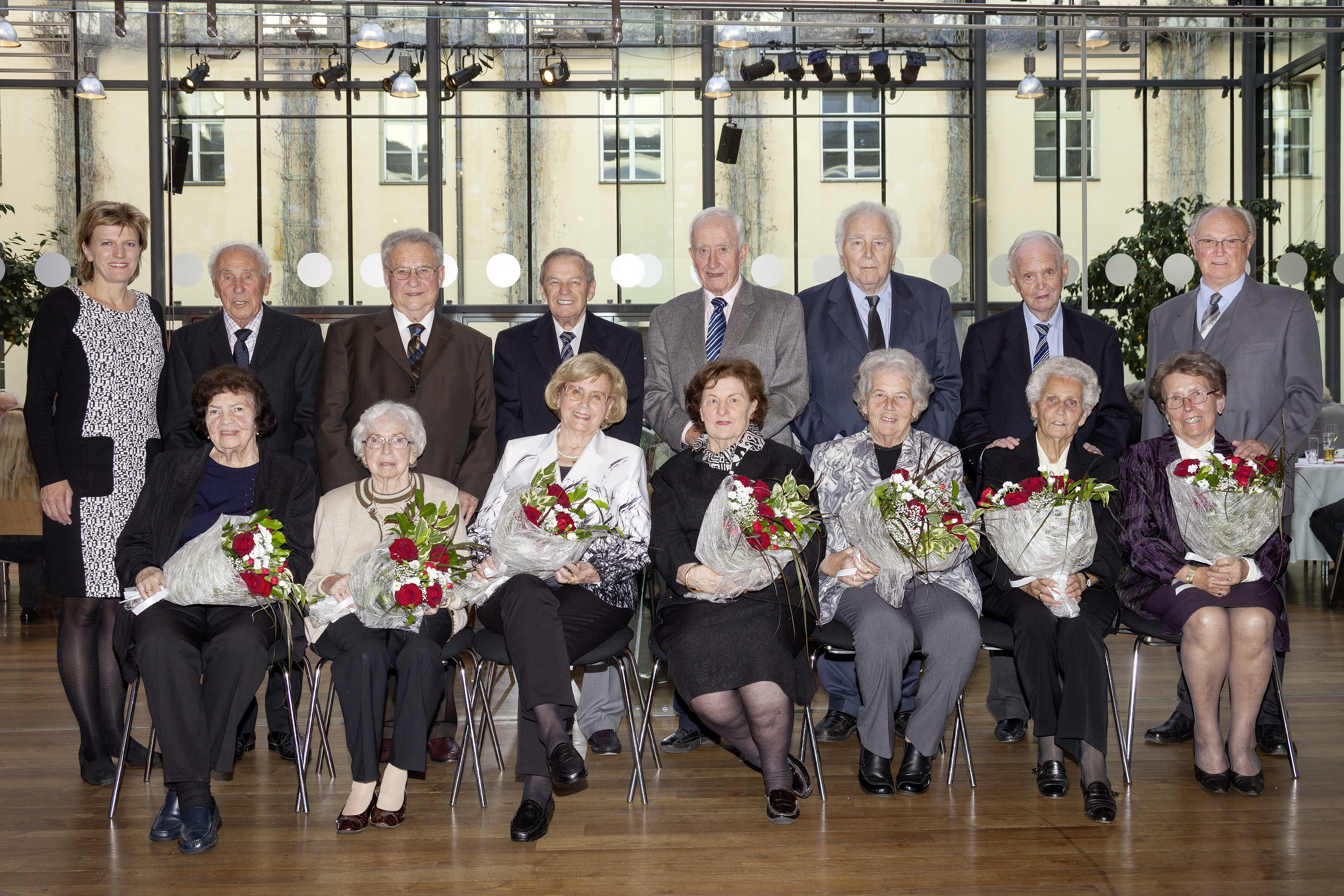 Die Jubelpaare feierten mit Bürgermeisterin Christine Oppitz-Plörer