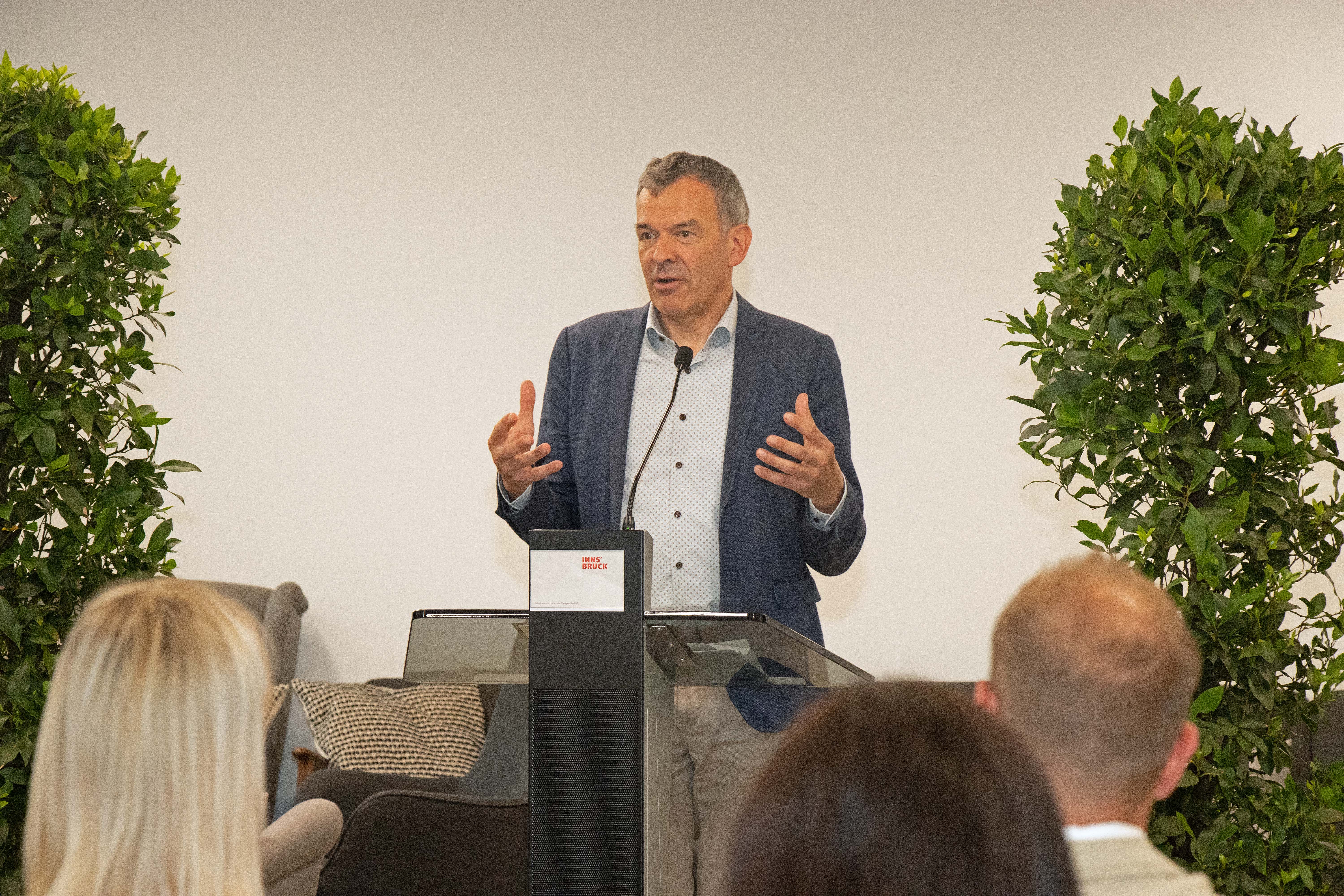 Bürgermeister Georg Willi: "Wir lassen nicht locker, weiterhin für flächendeckend leistbaren Wohnraum zu kämpfen"