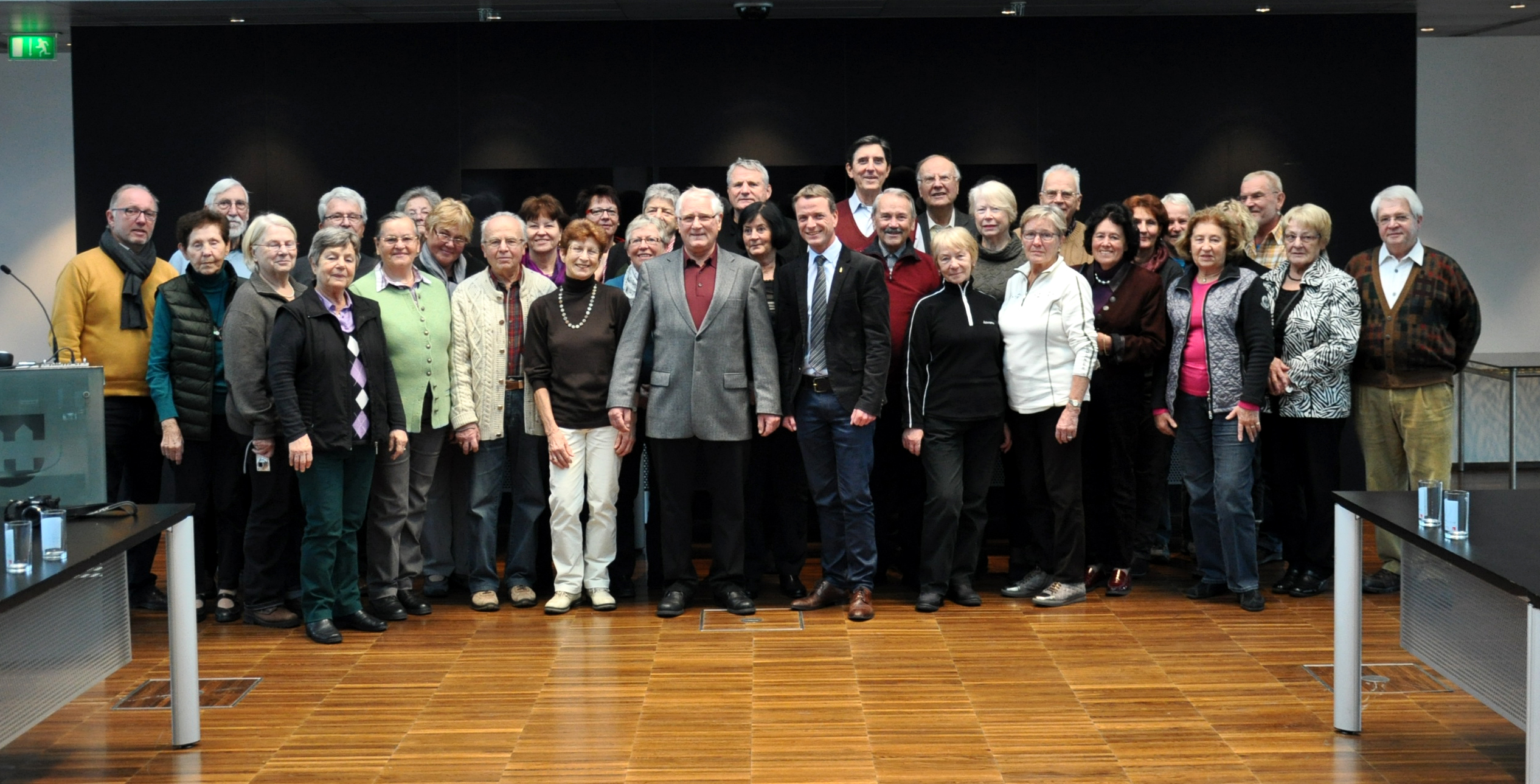 Vizebürgermeister Christoph Kaufmann hieß die Gäste aus Innsbrucks Partnerstadt Freiburg gemeinsam mit Koordinatorin Barbara Kobler herzlich im Innsbrucker Rathaus willkommen.