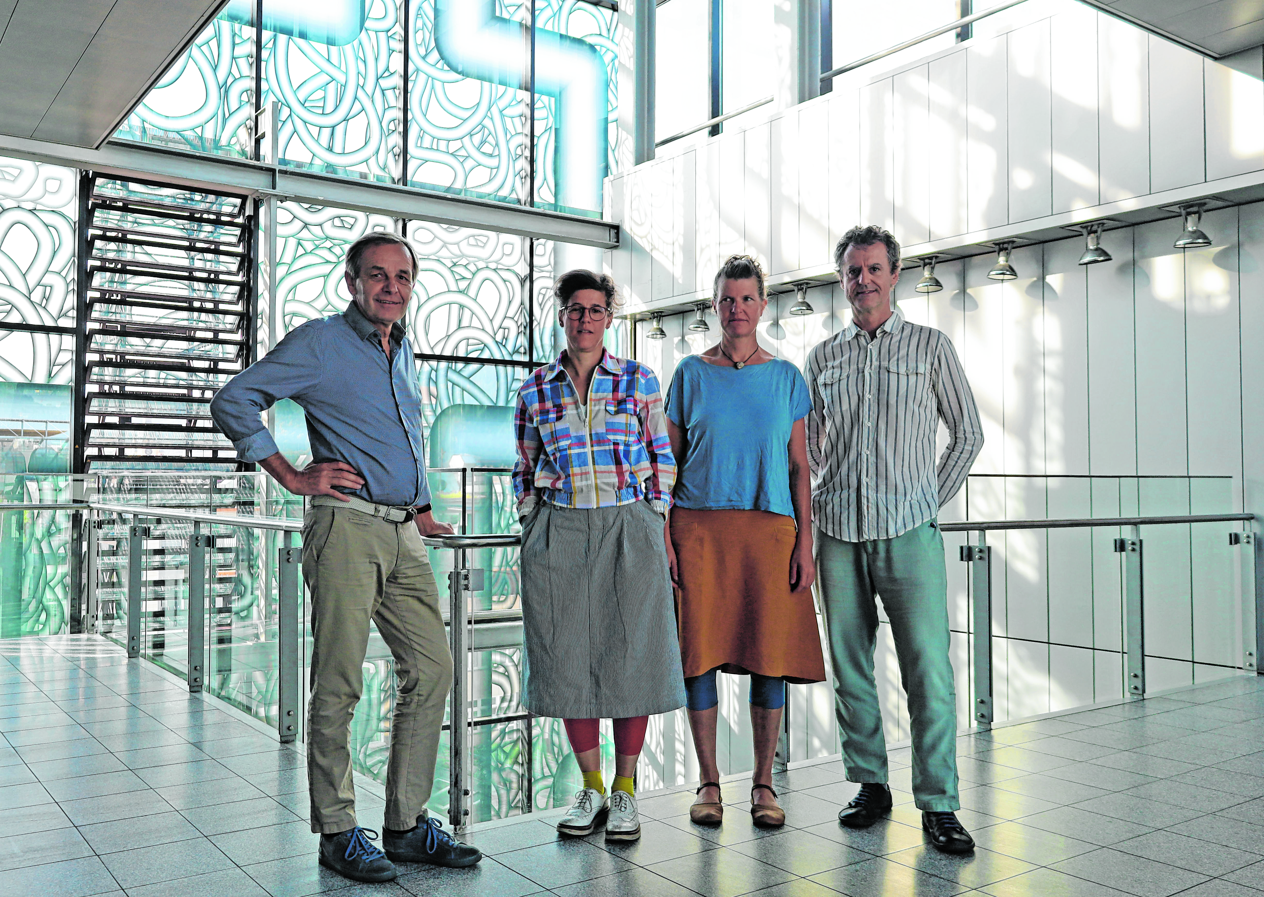 Innsbrucker Gestaltungs­beirat: Neuer Vorsitz 
Seit dem Jahr 2013 beurteilt der Innsbrucker Gestaltungsbeirat (IGB) Projekte, Konzepte und Entwicklungen im Stadtgebiet hinsichtlich ihrer Qualität in den Bereichen Architektur, Stadtgestaltung, Städtebau und Stadtentwicklung. Ziel ist es, gemeinsam mit allen Beteiligten – in der Planung, beim Bau sowie mit den NutzerInnen oder BewohnerInnen – Baukultur in der Stadt Innsbruck weiter zu fördern. Nachdem Architekt Mag. arch. Andreas Cukrowicz auf eigenen Wunsch seine Funktion als Mitglied des IGB zurückgelegt hat, wurde Mitte September der Bregenzer Architekt DI Josef Fink als neues Mitglied bestellt. Zum neuen Vorsitzenden wurde der Wiener Architekt DI Bernd Vlay gewählt.  (MD)