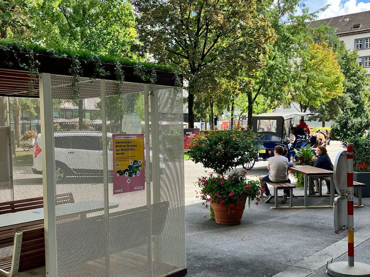 Die Installation bleibt über die warmen Herbsttage bestehen.