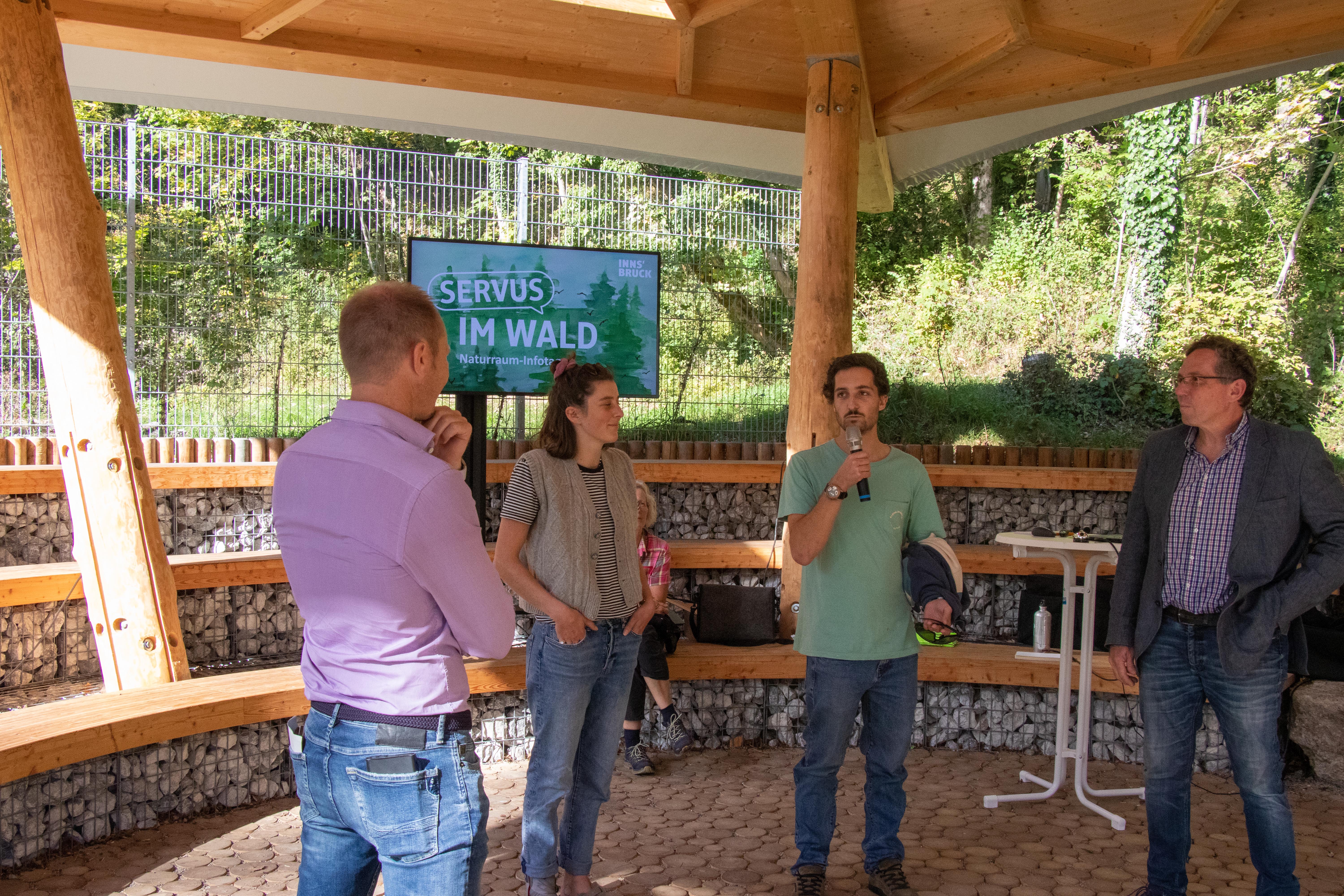 Auch neu ankommende Studierende nutzen das Angebot, um sich über diverse Themen rund um den Innsbrucker Naturraum auszutauschen und zu informieren.