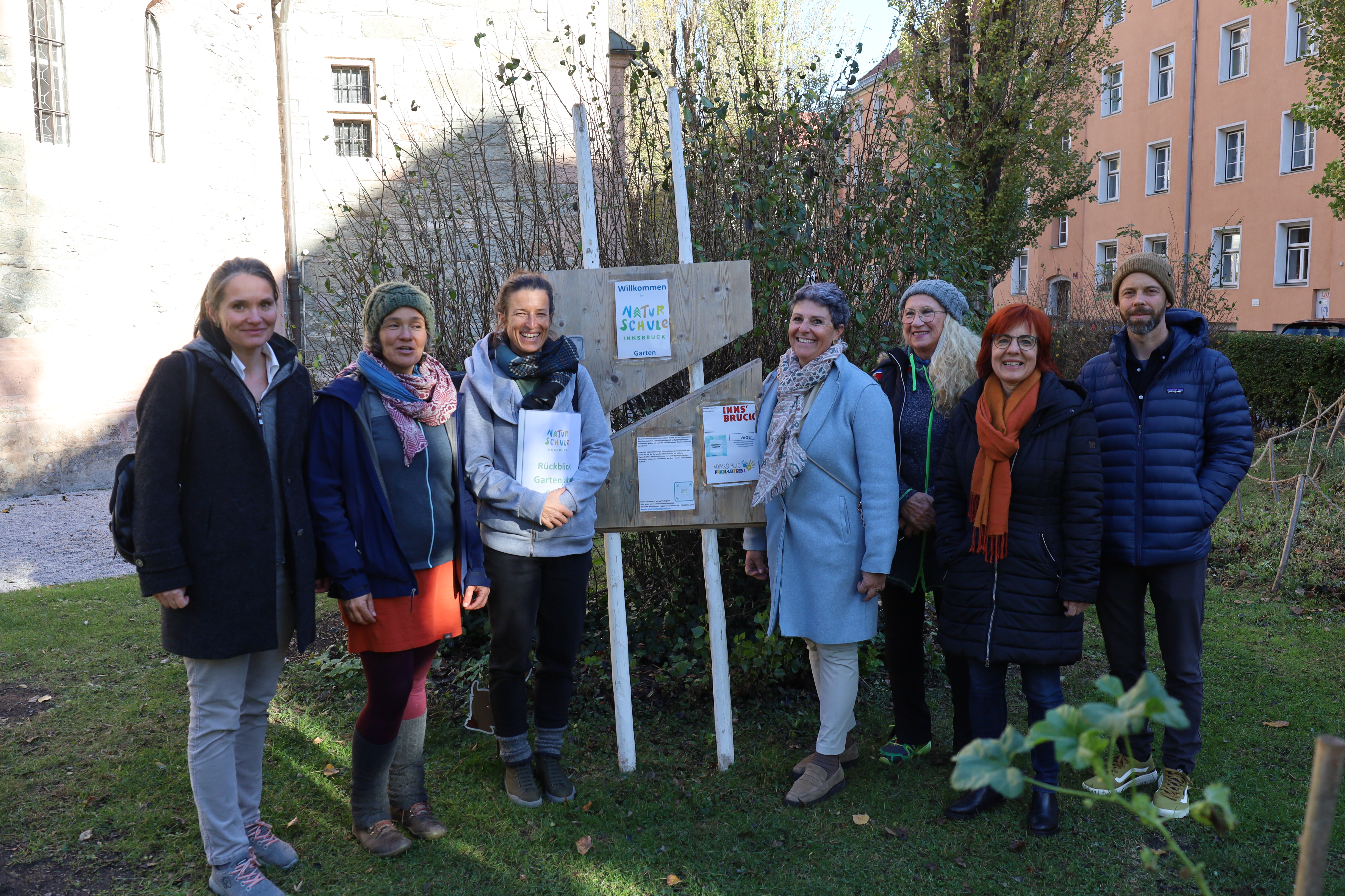 Aktiv etwas für den Stadtteil  initiieren, die Stadtteilförderung macht das möglich. Zum Beispiel die Hochbeete der Naturschule.