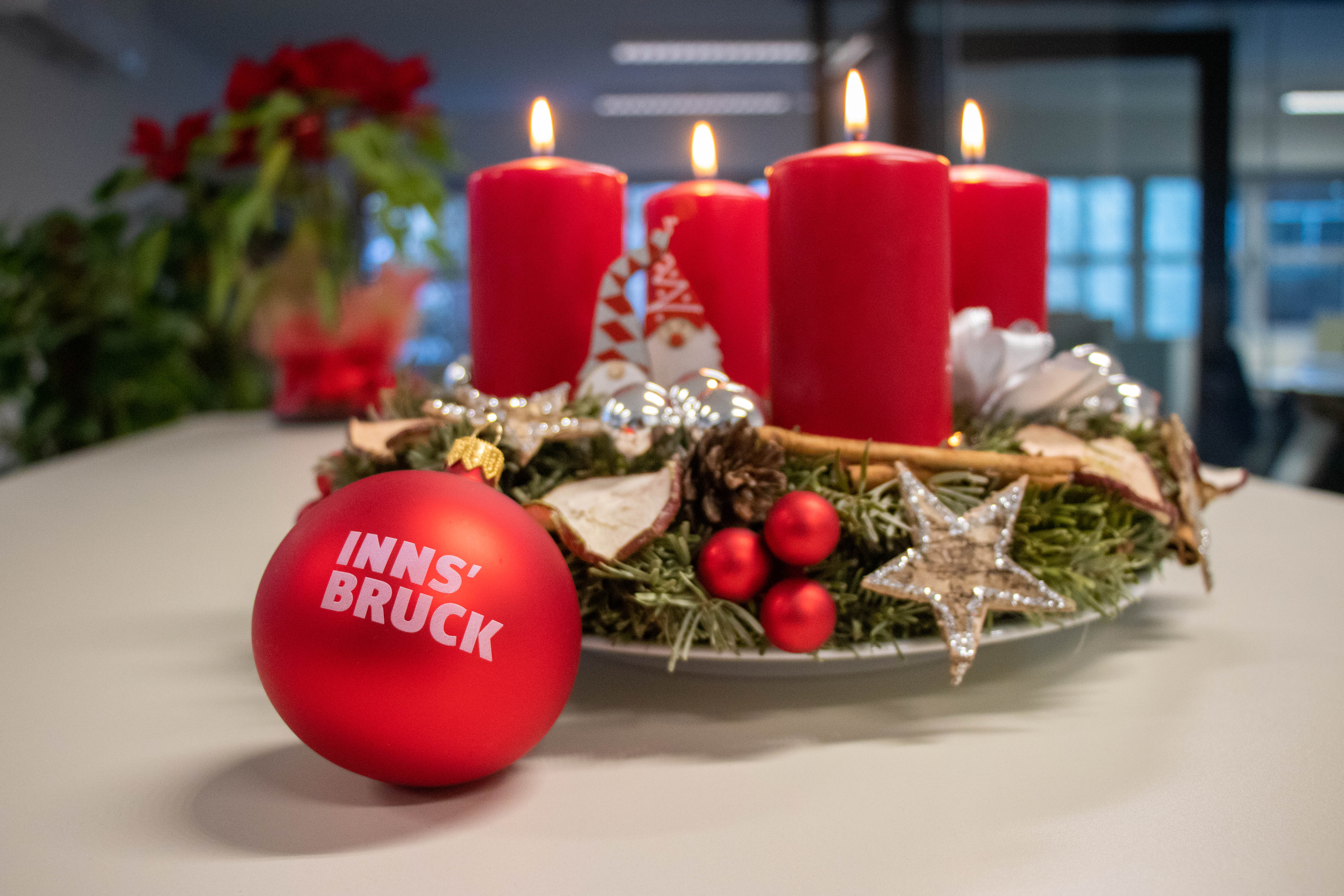 Unbeaufsichtigte Kerzen können im Advent eine Gefahr darstellen.