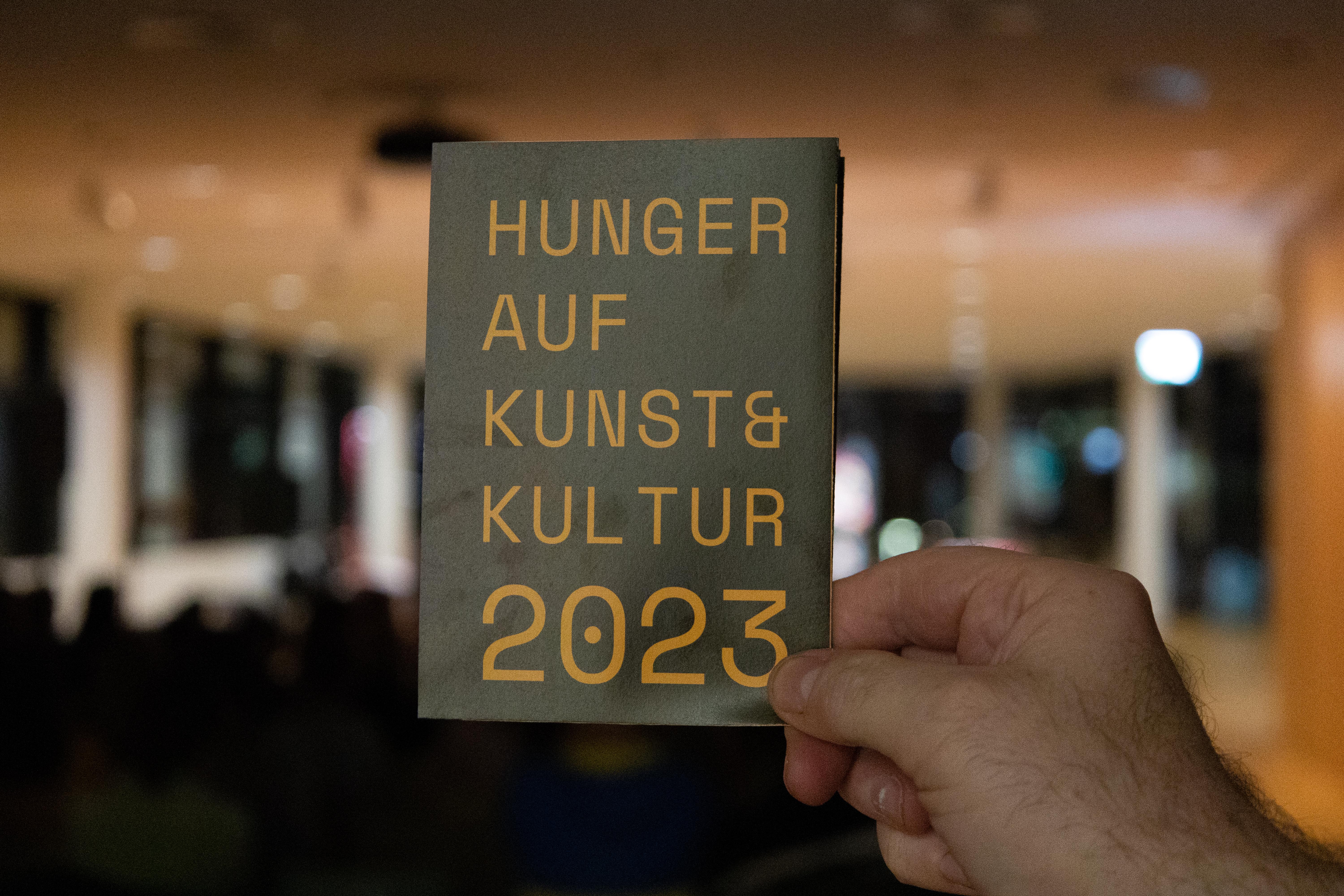 Das Projekt ist mit der Aktion "Hunger auf Kunst und Kultur" in Tirol verknüpft.