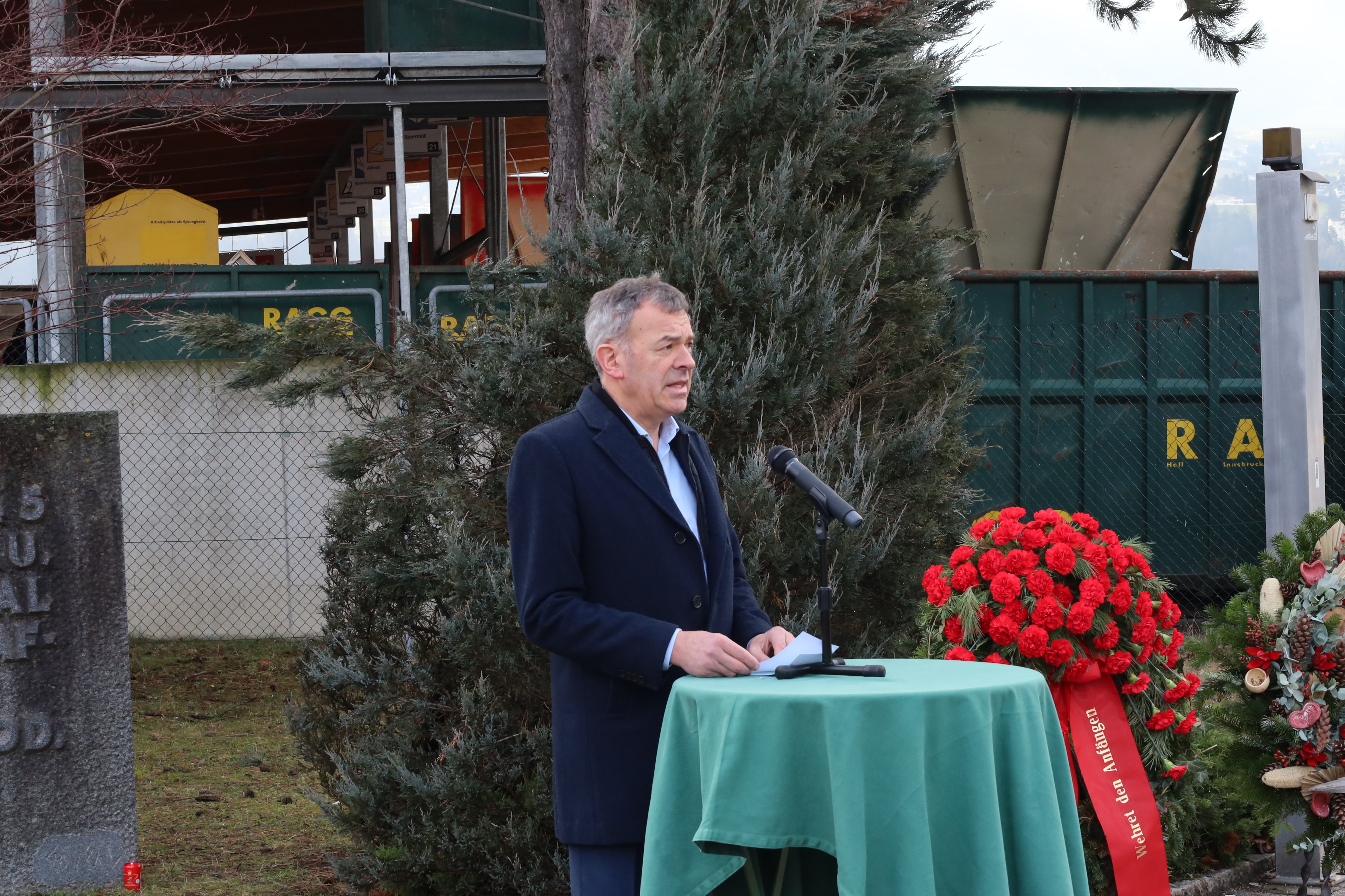 Bürgermeister Georg Willi: „Wir wollen erinnern – unserer Verantwortung für die Vergangenheit, für die Gegenwart und für die Zukunft bewusst“.