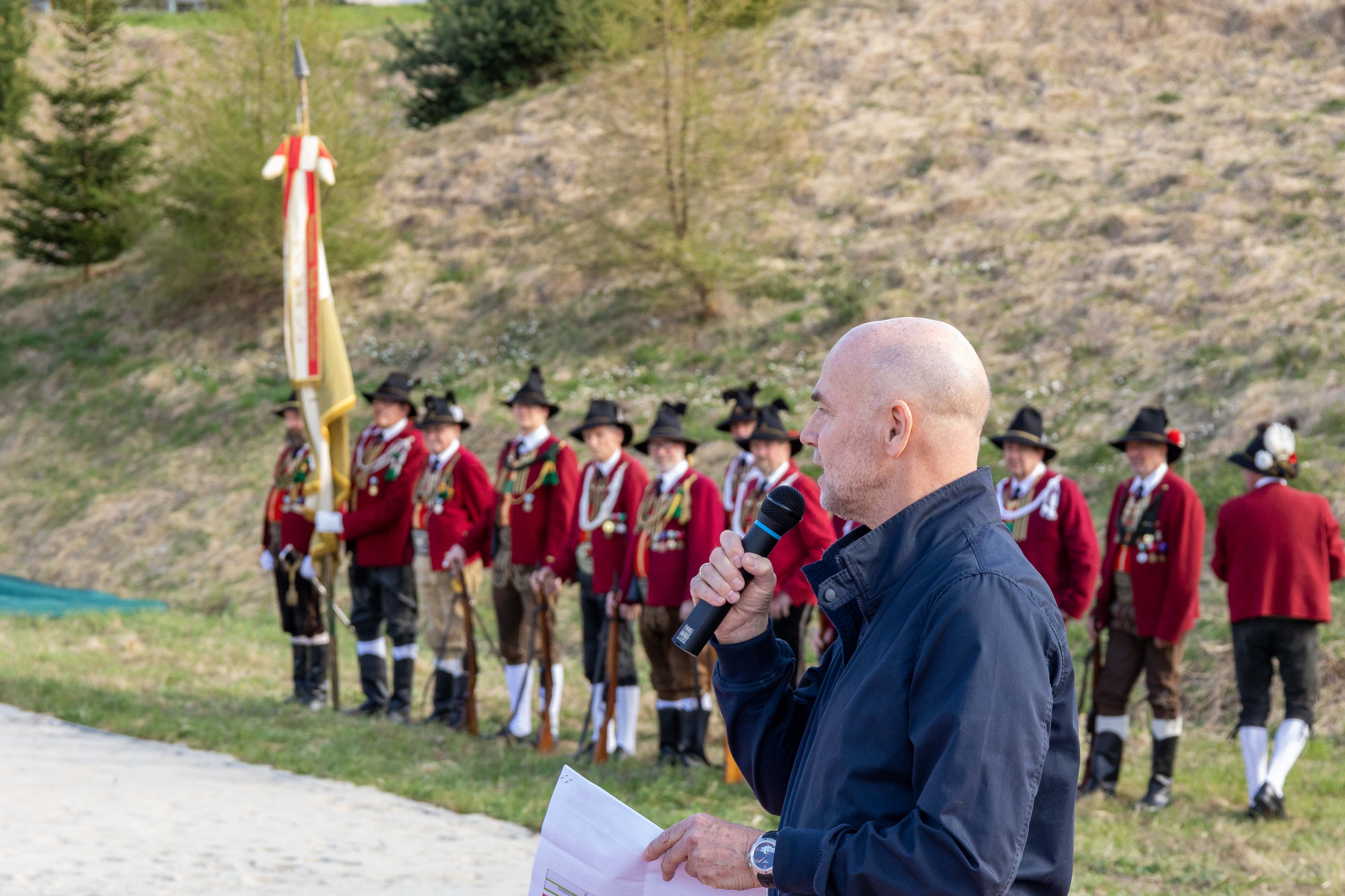 Sportamtsleiter Romuald Niescher führte durch den offiziellen Teil der Eröffnungsfeier.