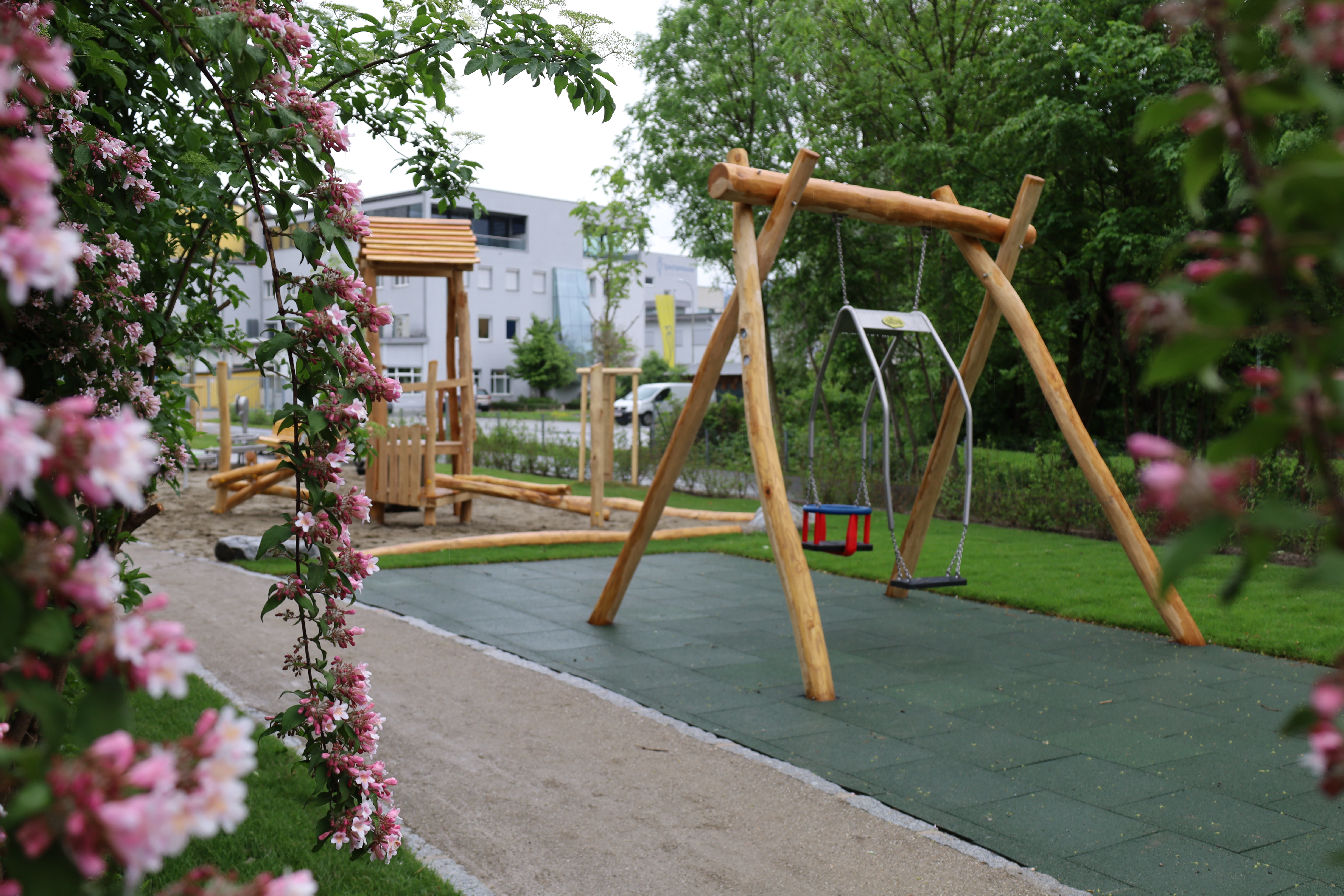 Bei der Neugestaltung des Ursulinenparks wurde darauf Wert gelegt, dass Frei- und Spielflächen für alle zugänglich gestaltet werden.