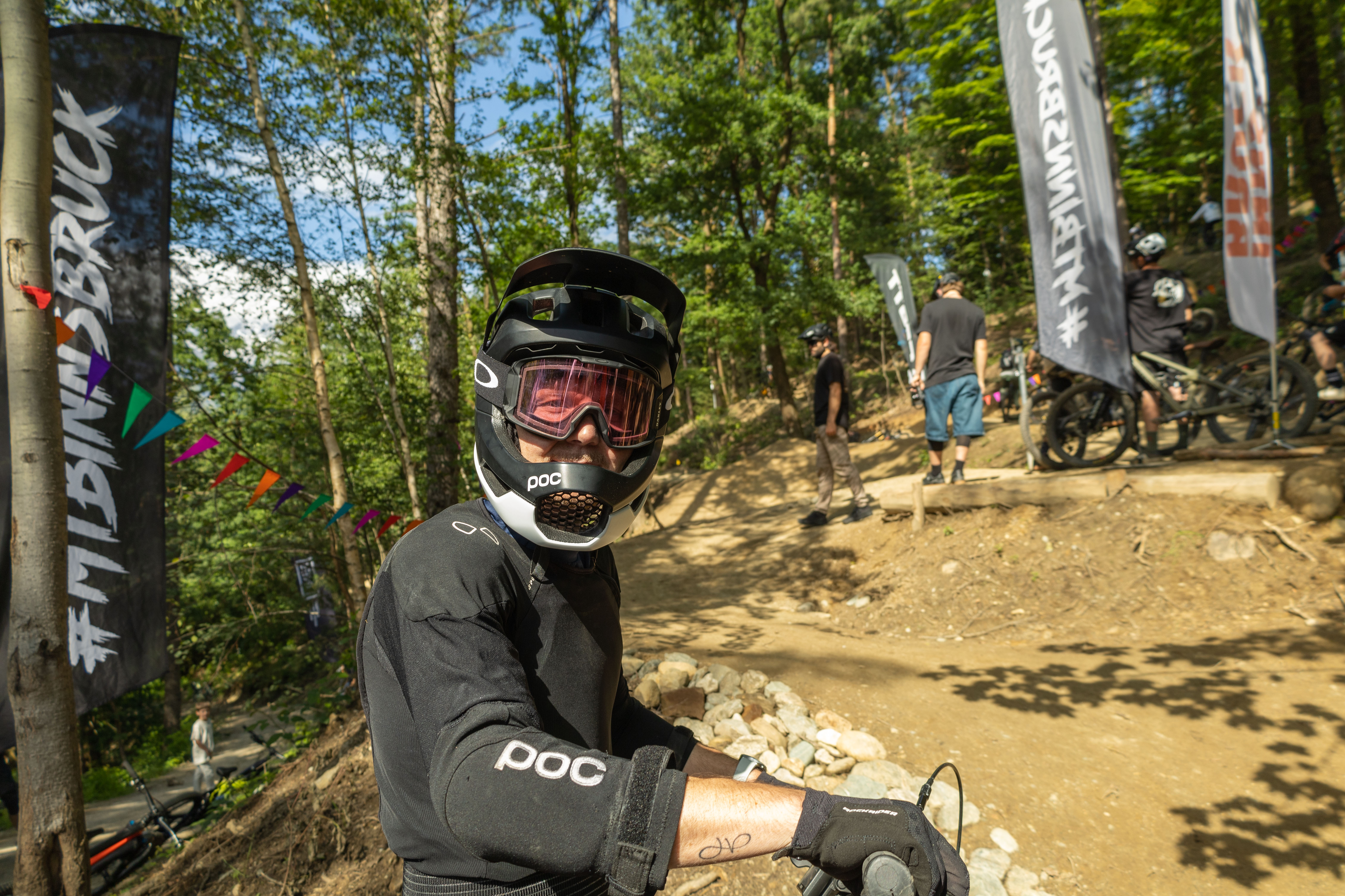 Bürgermeister Johannes Anzengruber probierte selbst vor Ort gleich die neuen Trails aus.