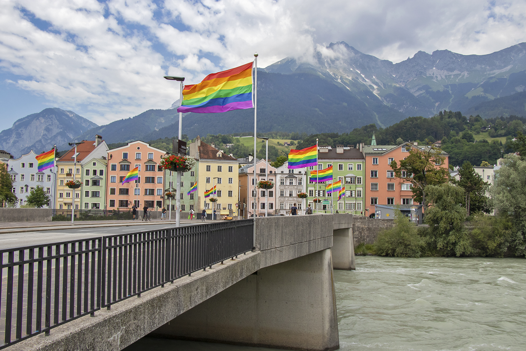 Die Stadt Innsbruck verurteilt die homophoben Angriffe auf das HOSI-Vereinsgebäude.
