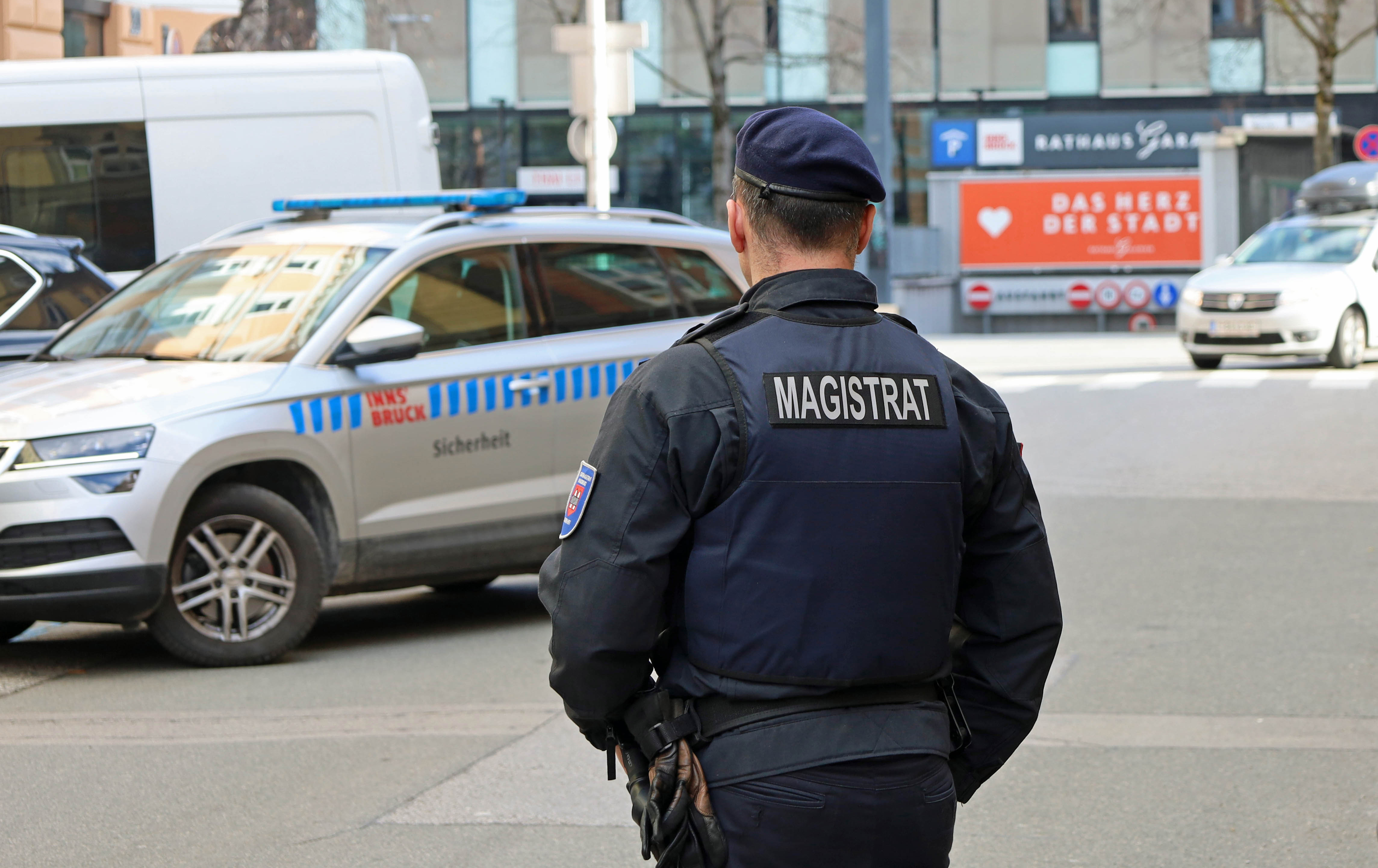 Die MÜG ist für den Ernstfall gerüstet und geschult in Deeskalation. Bei Gewalt sollte aber die Polizei gerufen werden.