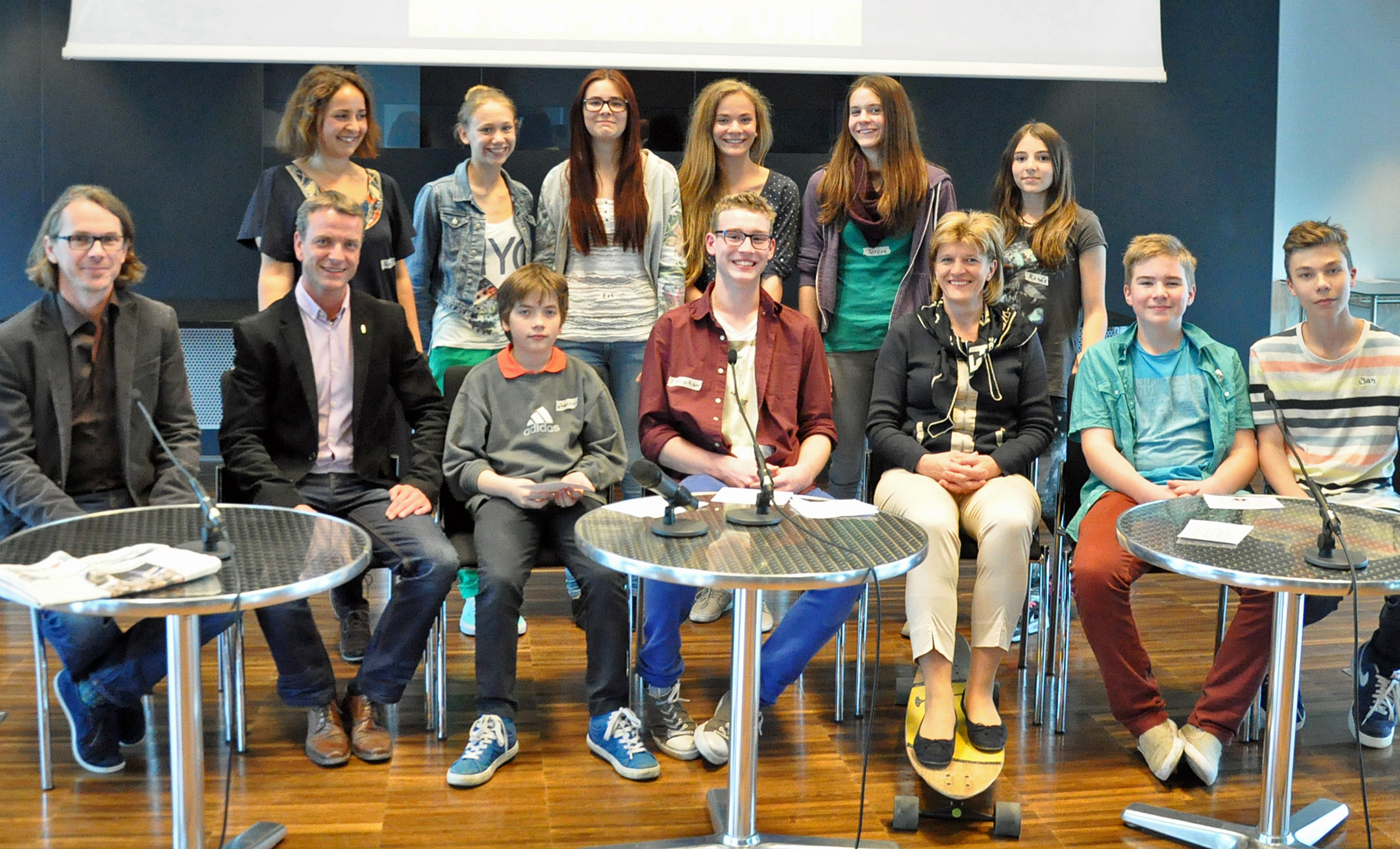 Der "MyInnsbruck-Jugendrat" präsentierte die Ergebnisse seiner ersten öffentlichen Tagung im Mai 2014 im Innsbrucker Gemeinderat.