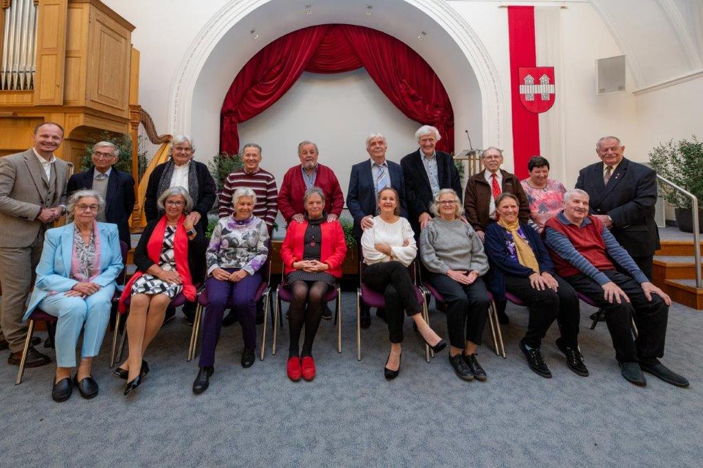 14 Diamantene und 11 Goldene Hochzeitspaare begrüßte Bürgermeister Johannes Anzengruber am 20. November im Ursulinensaal. Die Jubelpaare, die sich in den Jahren 1964 bzw. 1974 das Ja-Wort gegeben haben, genossen den Nachmittag in gemütlicher Runde.