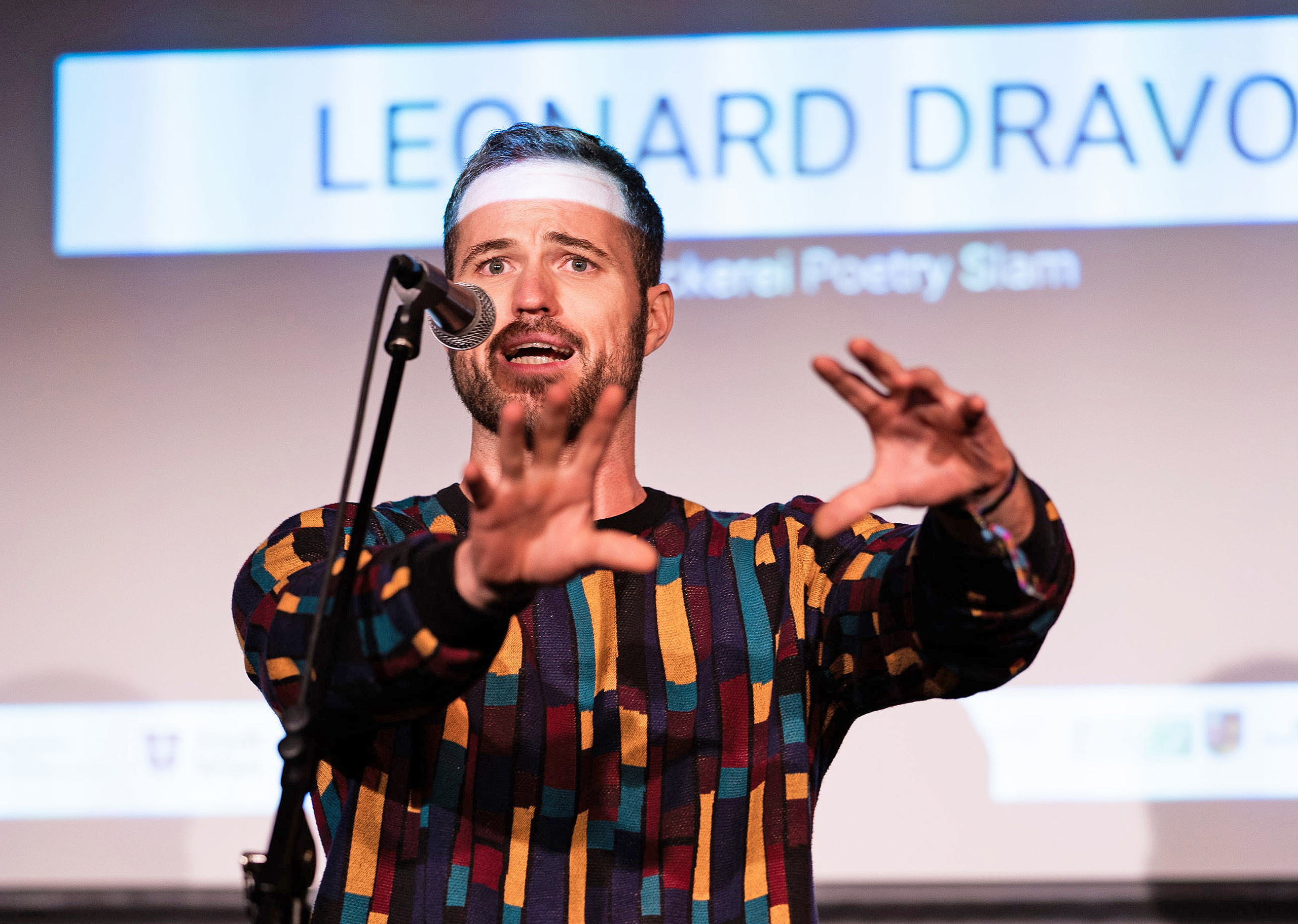 Der Poetry-Slam-Preis wurde am 1. Oktober beim Fest der Kultur verliehen. Land Tirol und Stadt Innsbruck vergeben die gemeinsame Auszeichnung seit 2020.