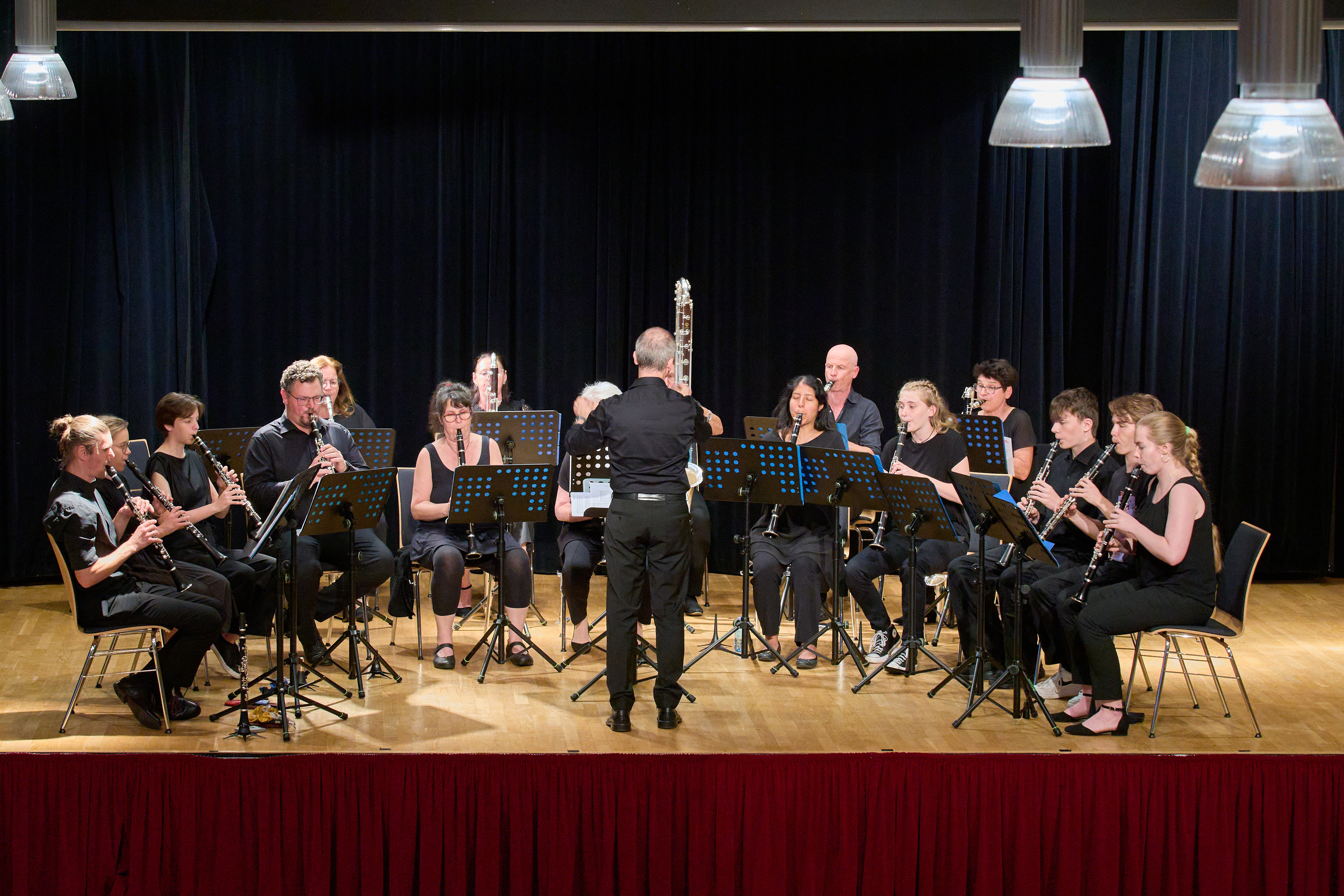 In der Pfarrkirche Allerheiligen am 15. Dezember und beim klassischen Weihnachtskonzert am 19. Dezember ist das „Klarinettenorchester Tirol“ zu hören.