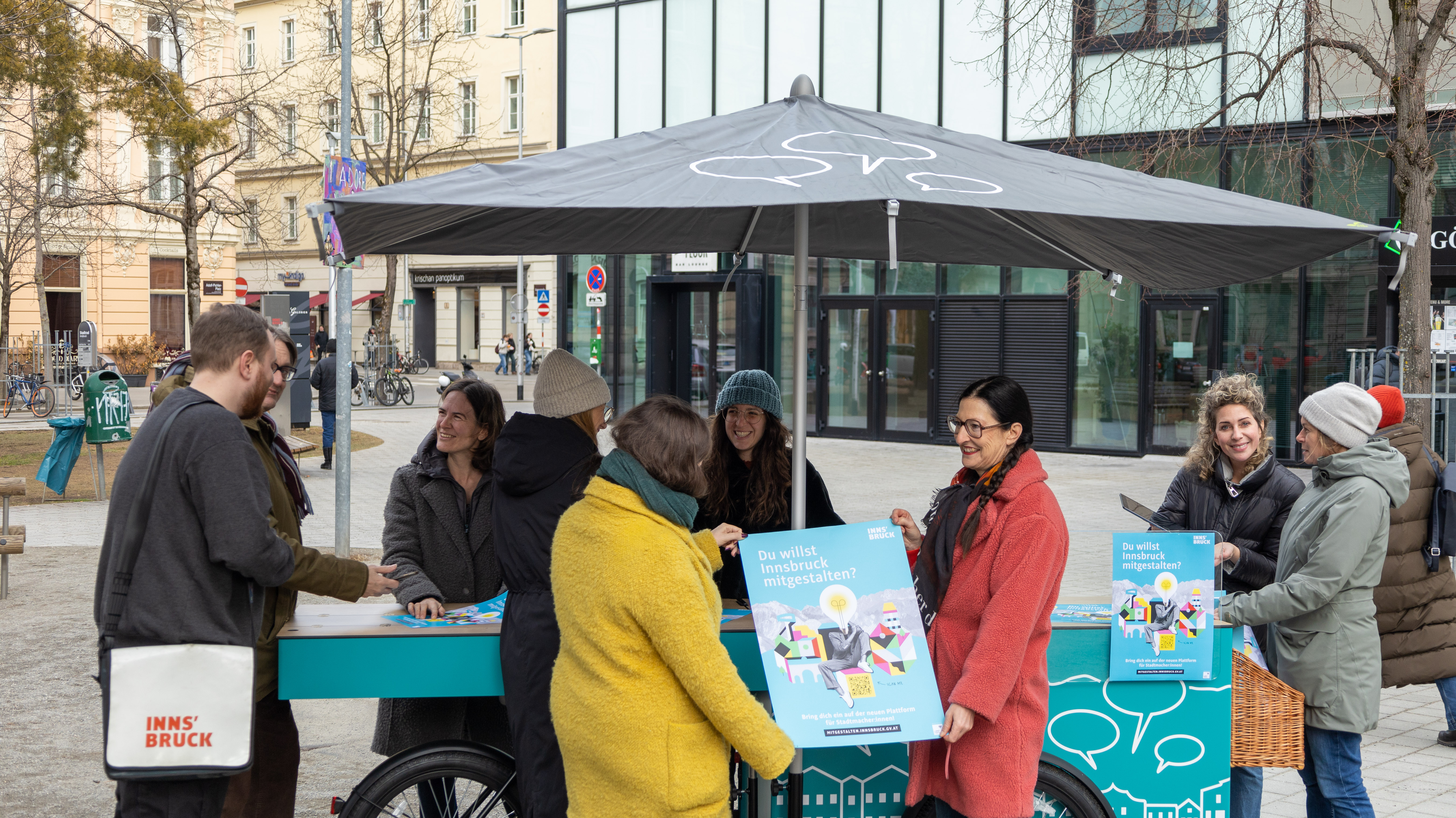 Smart und nah an den BürgerInnen: Das Referat für BürgerInnenbeteiligung und partizipative Stadtgestaltung ist mit dem Dialograd live und niederschwellig bei Veranstaltungen in allen Stadtteilen unterwegs und informiert Interessierte.