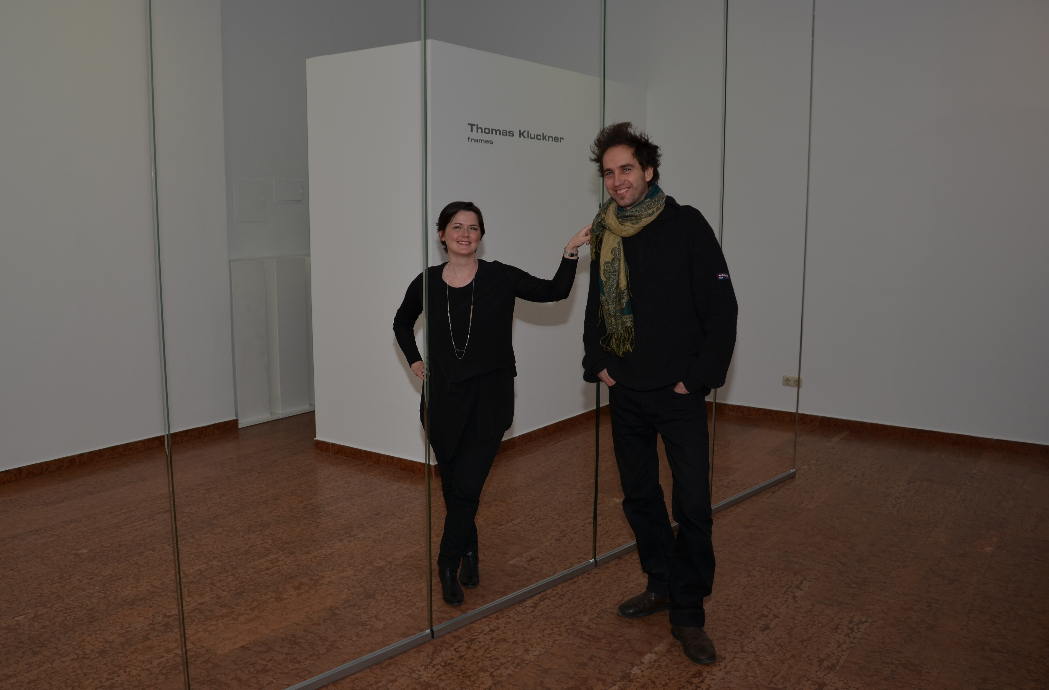 Der Tiroler Künstler Thomas Kluckner präsentiert bis 22. März 2015 in der Innsbrucker Andechsgalerie seine optische Täuschung. Referentin Natalie Pedevilla (Kunst, Kultur und Veranstaltungen) ließ sich nicht täuschen.