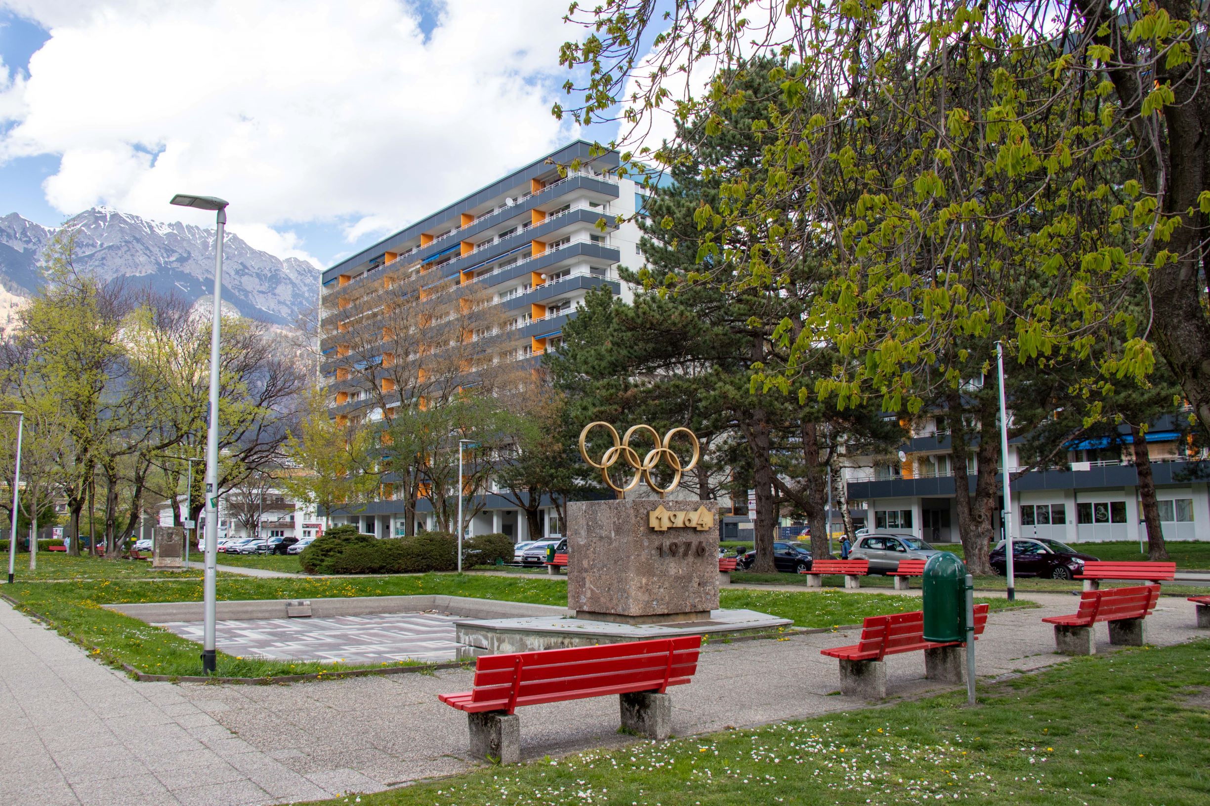 Umgesetzt werden neben neuen Sitz-, Liege- und Aufenthaltsbereichen auch die Pflanzung neuer Bäume und eine ansprechendere Gestaltung des Brunnens.