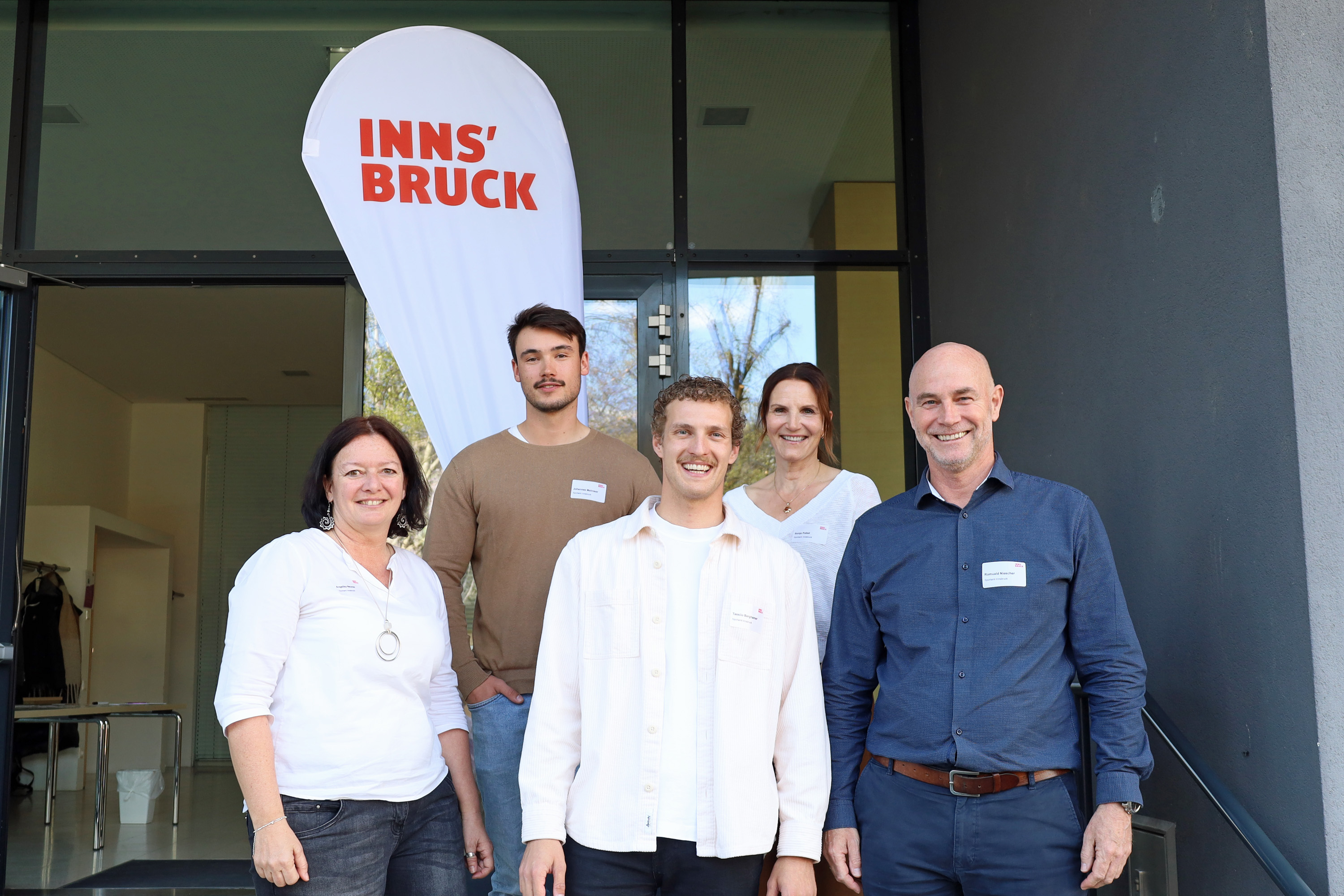 Das Team des Innsbrucker Sportamts freute sich über zahlreiche sportbegeisterte Gäste in der Volksschule Reichenau in der Wörndlestraße.