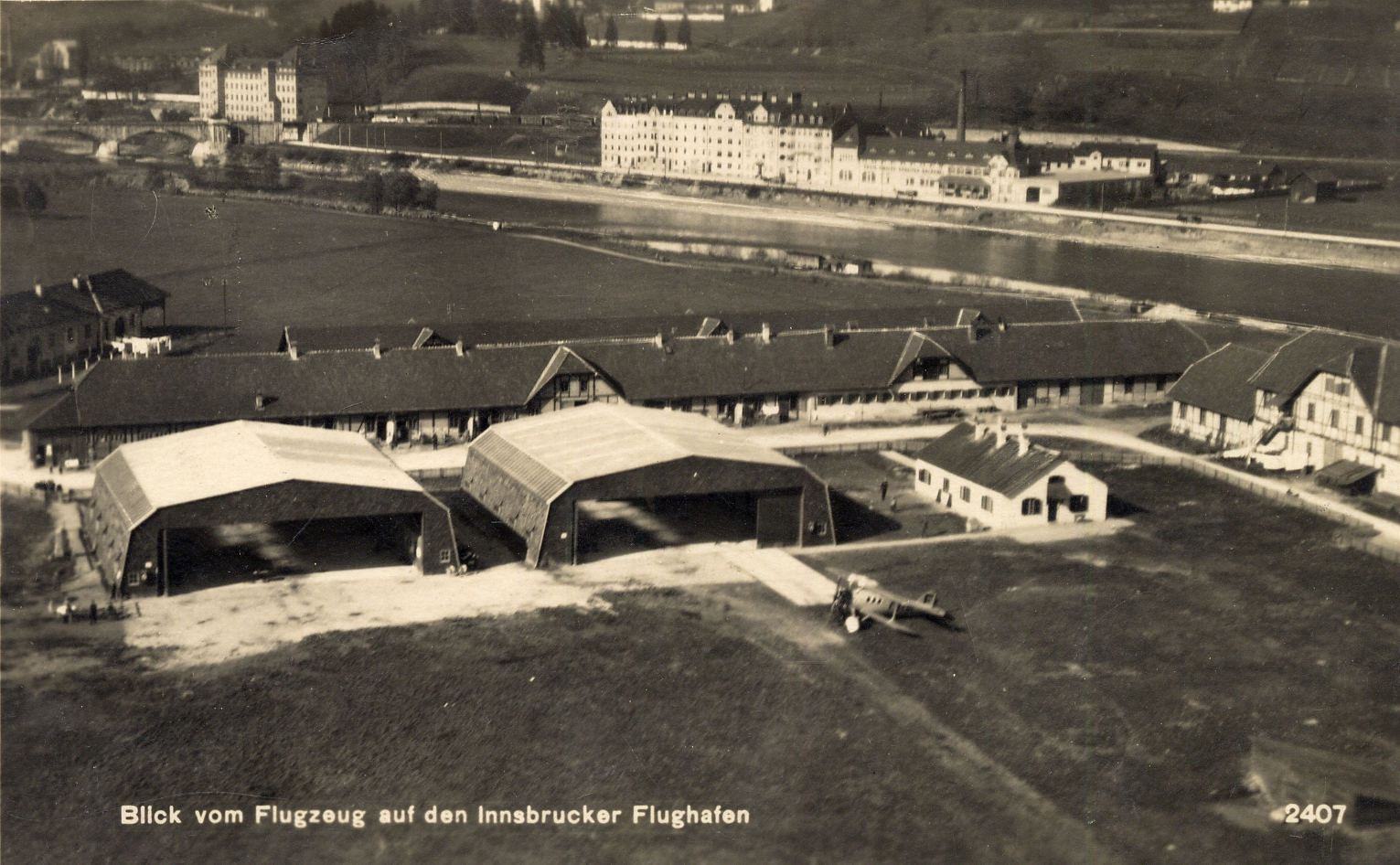 Am 1. Juni 1925 wurde der Flughafen Reichenau eröffnet (Luftaufnahme des Flughafens)