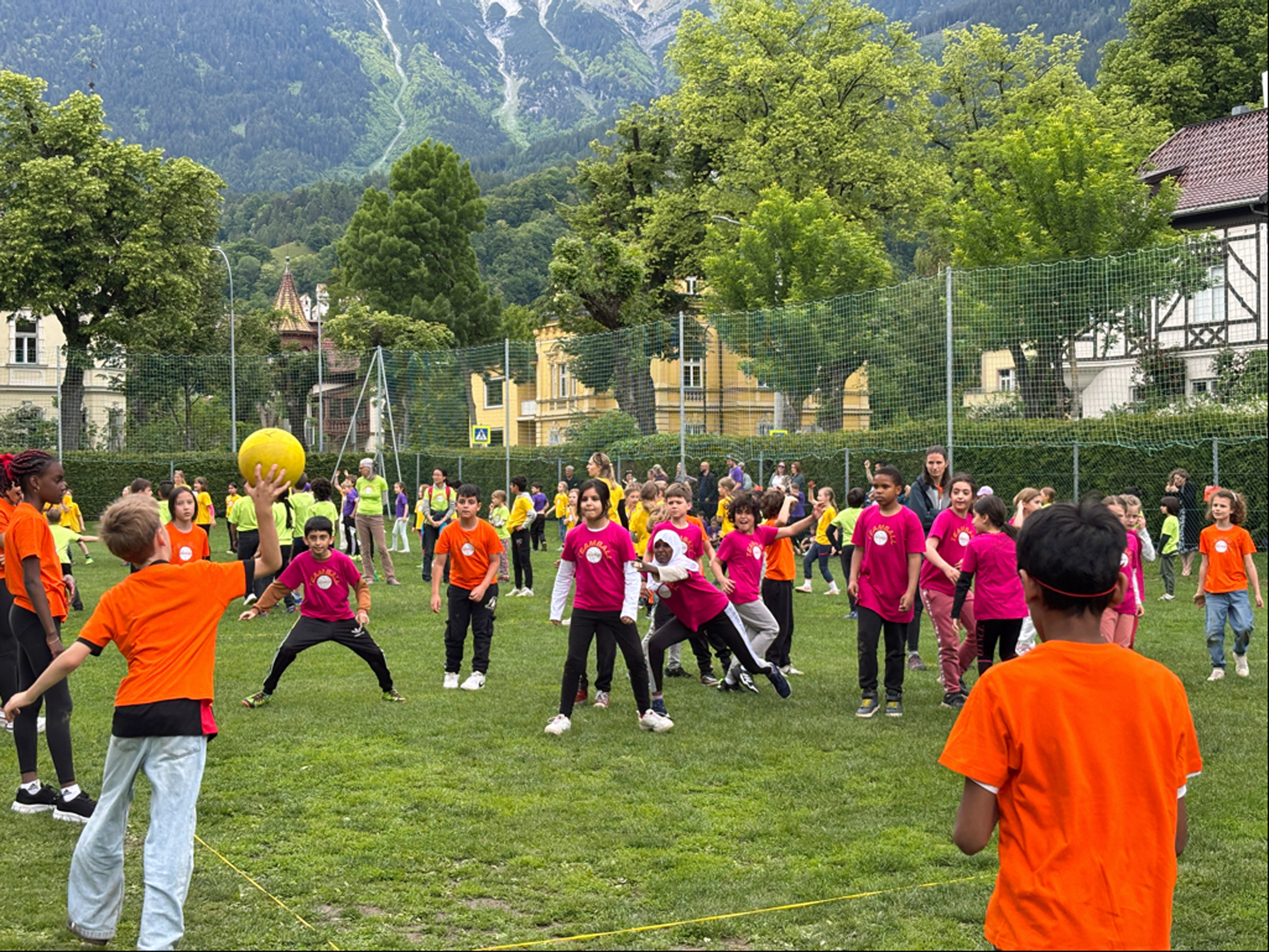 Das Projekt "Teamball" ist ein schulübergreifendes Projekt, das heuer bereits zum zwölften Mal stattfand.