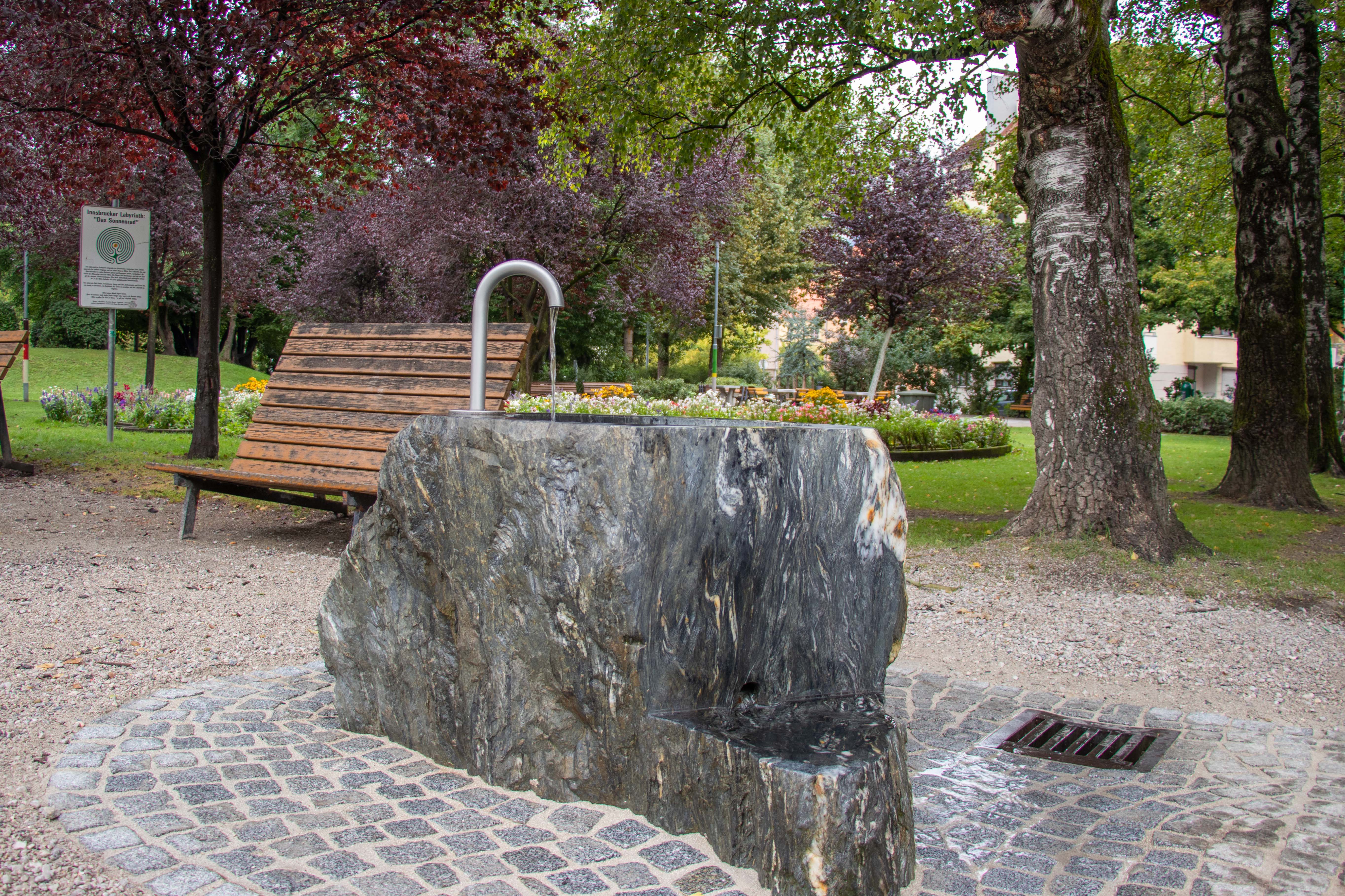 Frisch, funktional und durststillend – der neue Brunnen im Rapoldipark ist ein echter Blickfang.