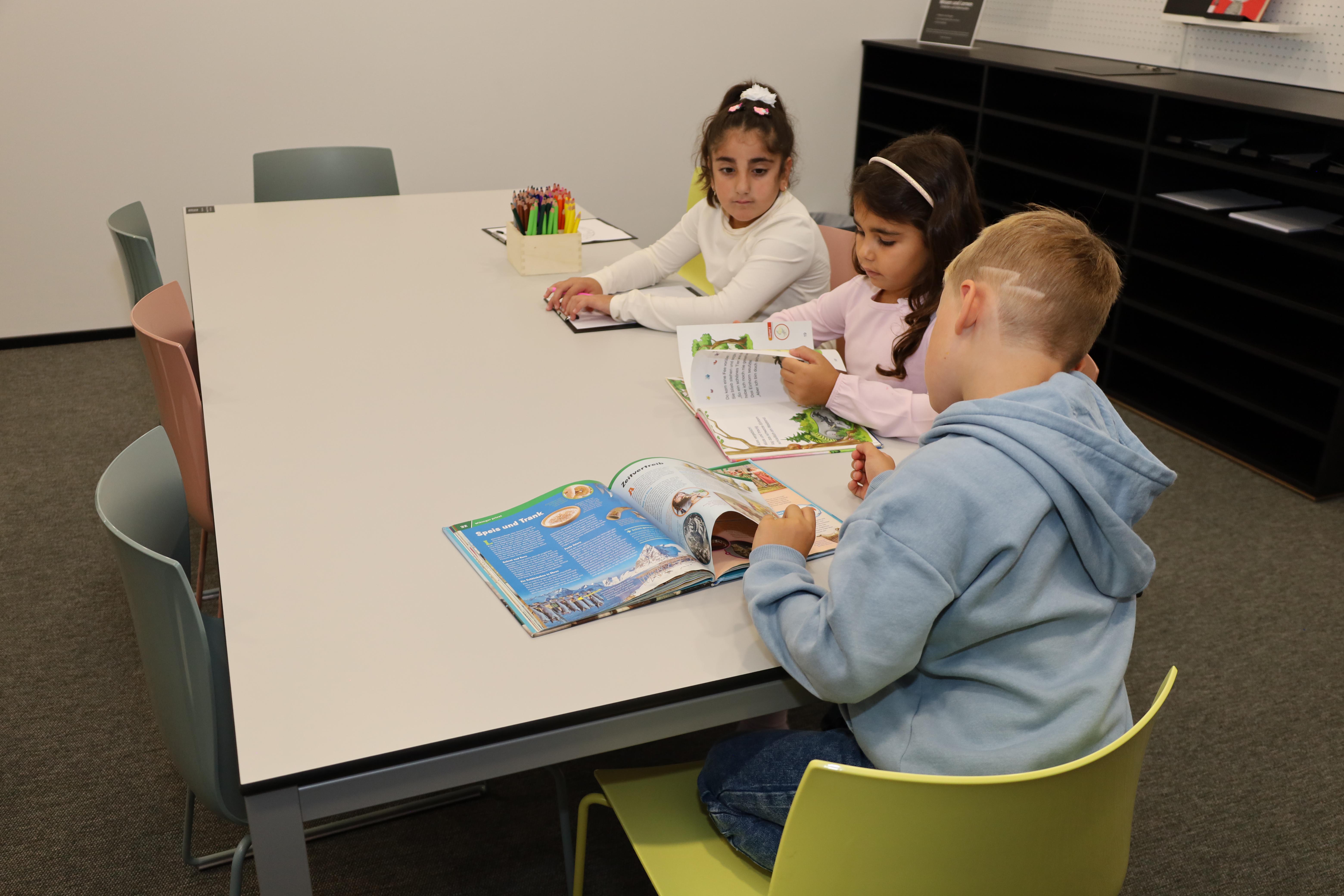 Kinder ab dem Volksschulalter steht in der Stadtbibliothek nun die doppelte Fläche zur Verfügung.