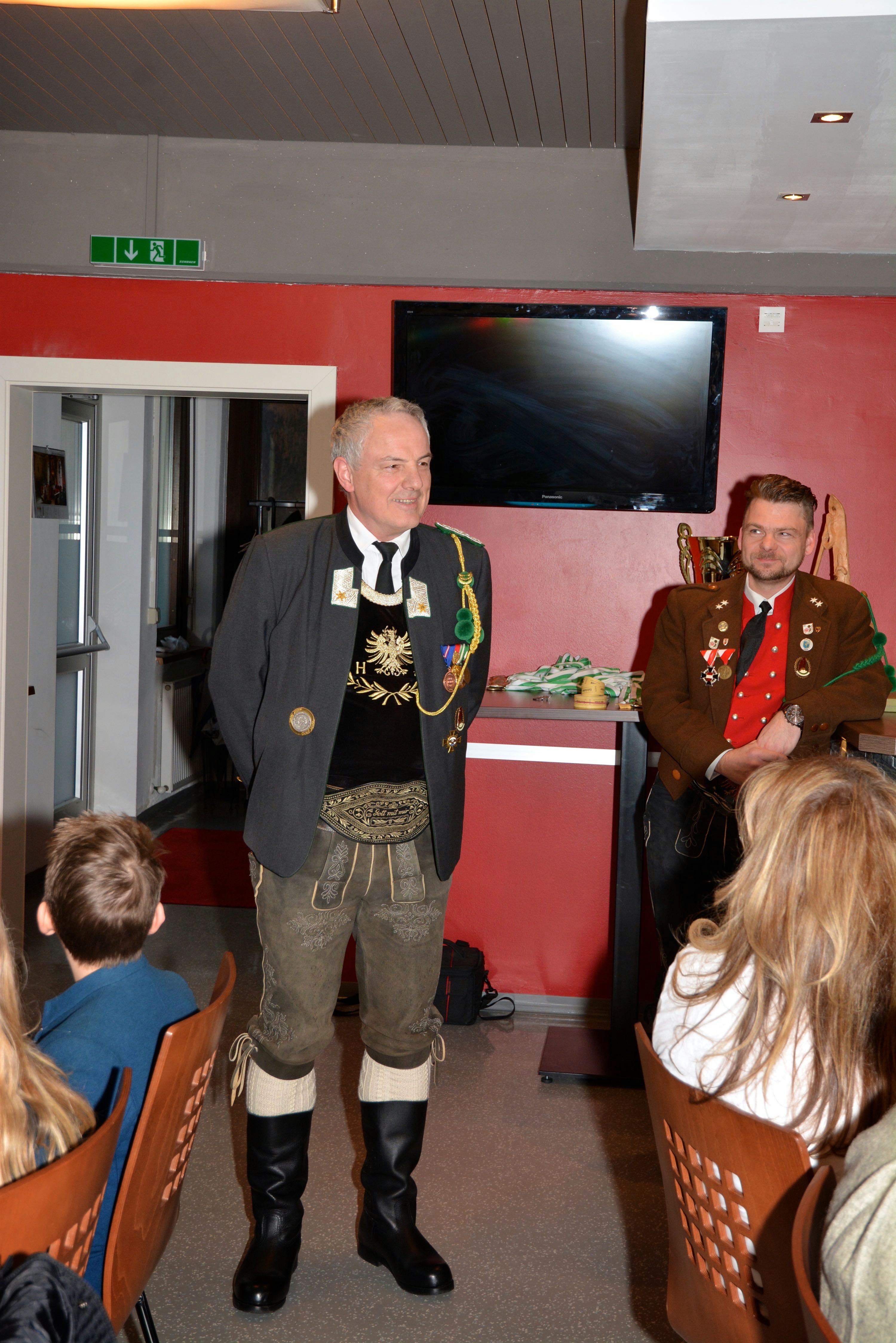 42 Kinder nahmen am Skirennen, und 58 am BAON-Königskettenschießen 2015 teil. Die Siegerehrungen dazu fanden im Schützenheim der Schützenkompanie Allerheiligen statt. Vizebürgermeister Christoph Kaufmann gratulierte herzlich.